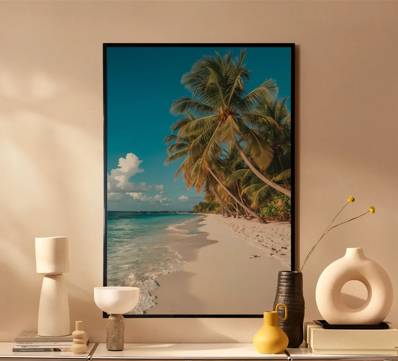 Spiaggia con palme e acqua turchese poster da DesignDoodle