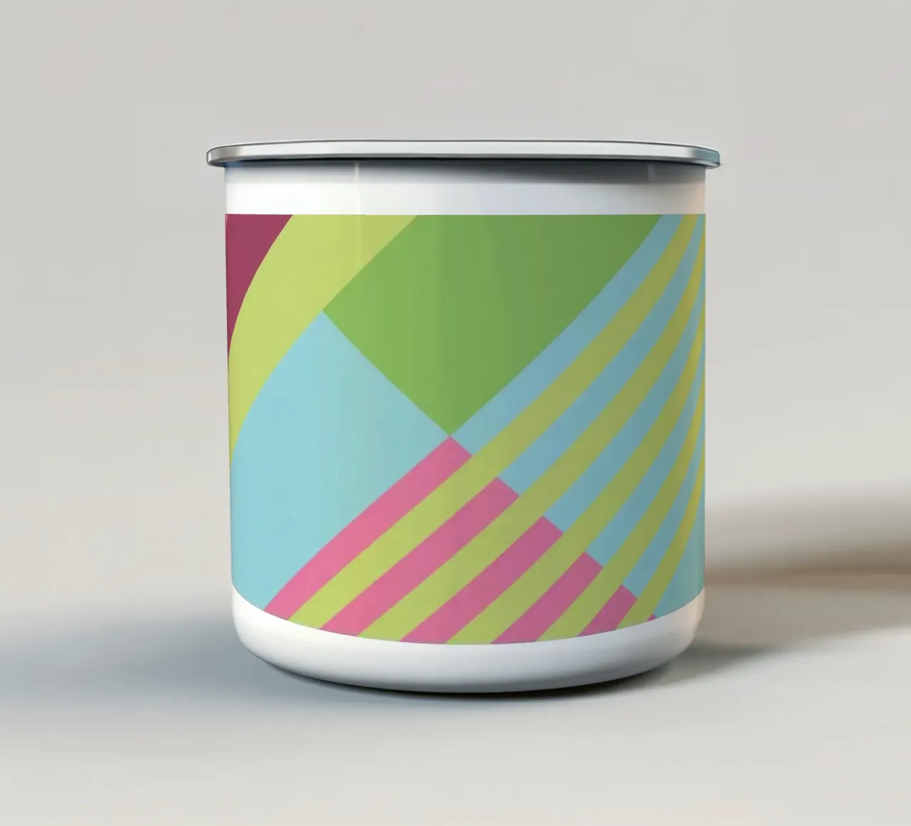 Strisce retrò vintage senza tempo in rosa e verde tazza in smalto da Petra Lang