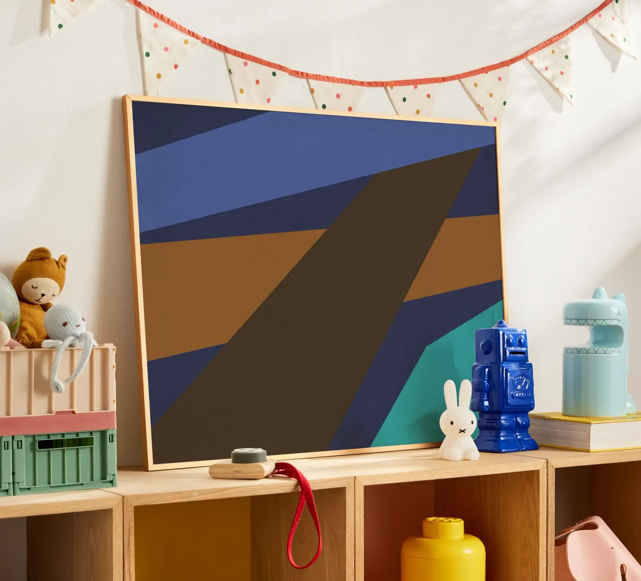 Design geometrico retrò in blu, marrone e verde mare poster con telaio in plastica da Petra Lang