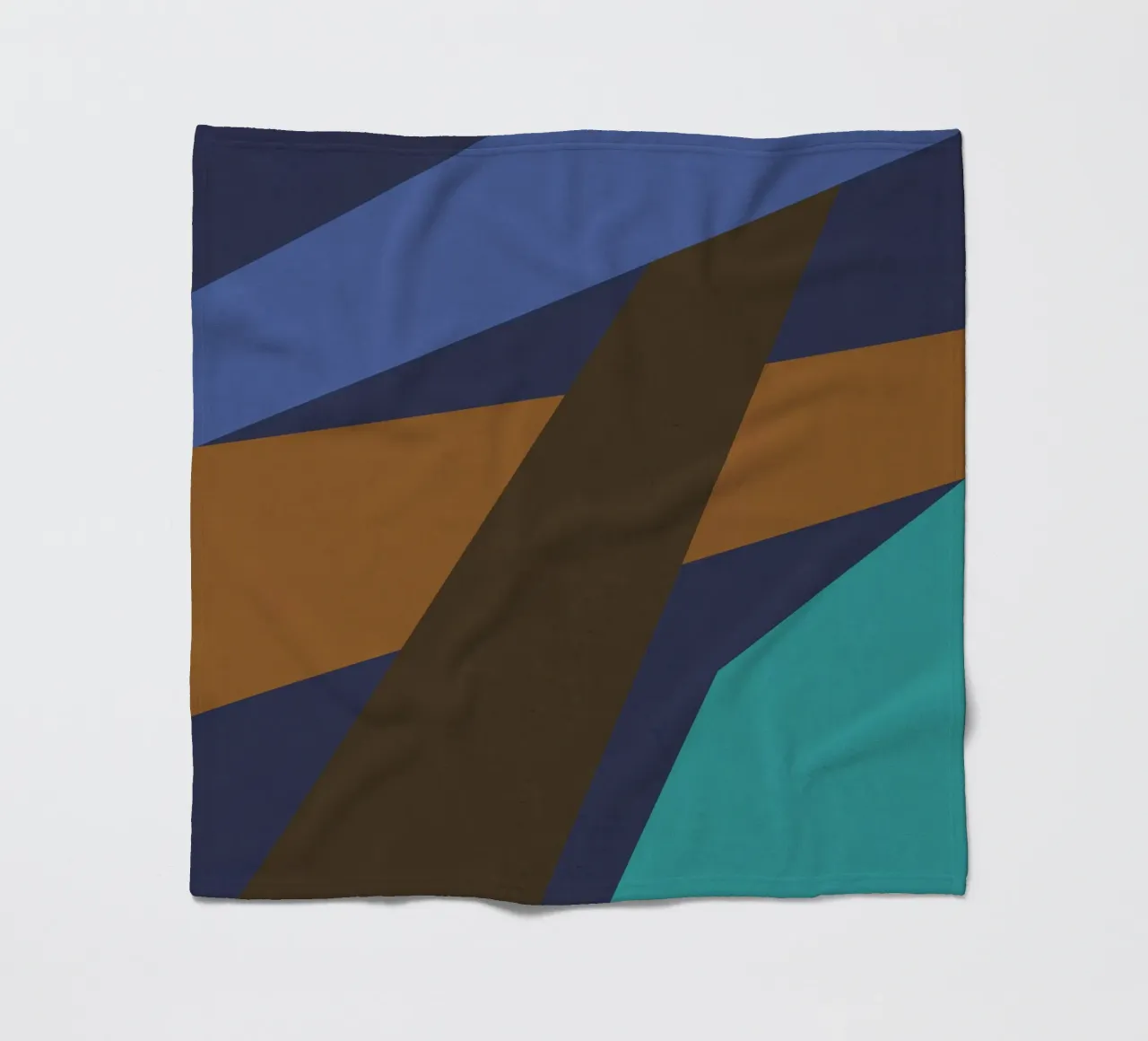 Design geometrico retrò in blu, marrone e verde mare coperta in pile da Petra Lang