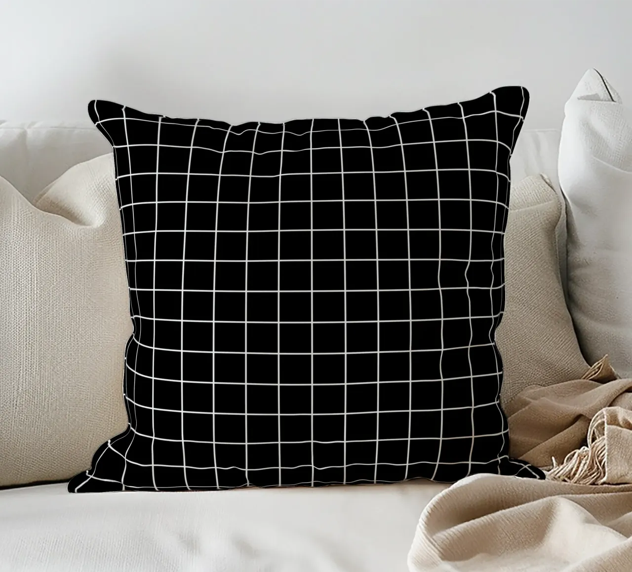 Griglia classica minimale di base - Bianco su nero cuscino da Beauty in Simplicity