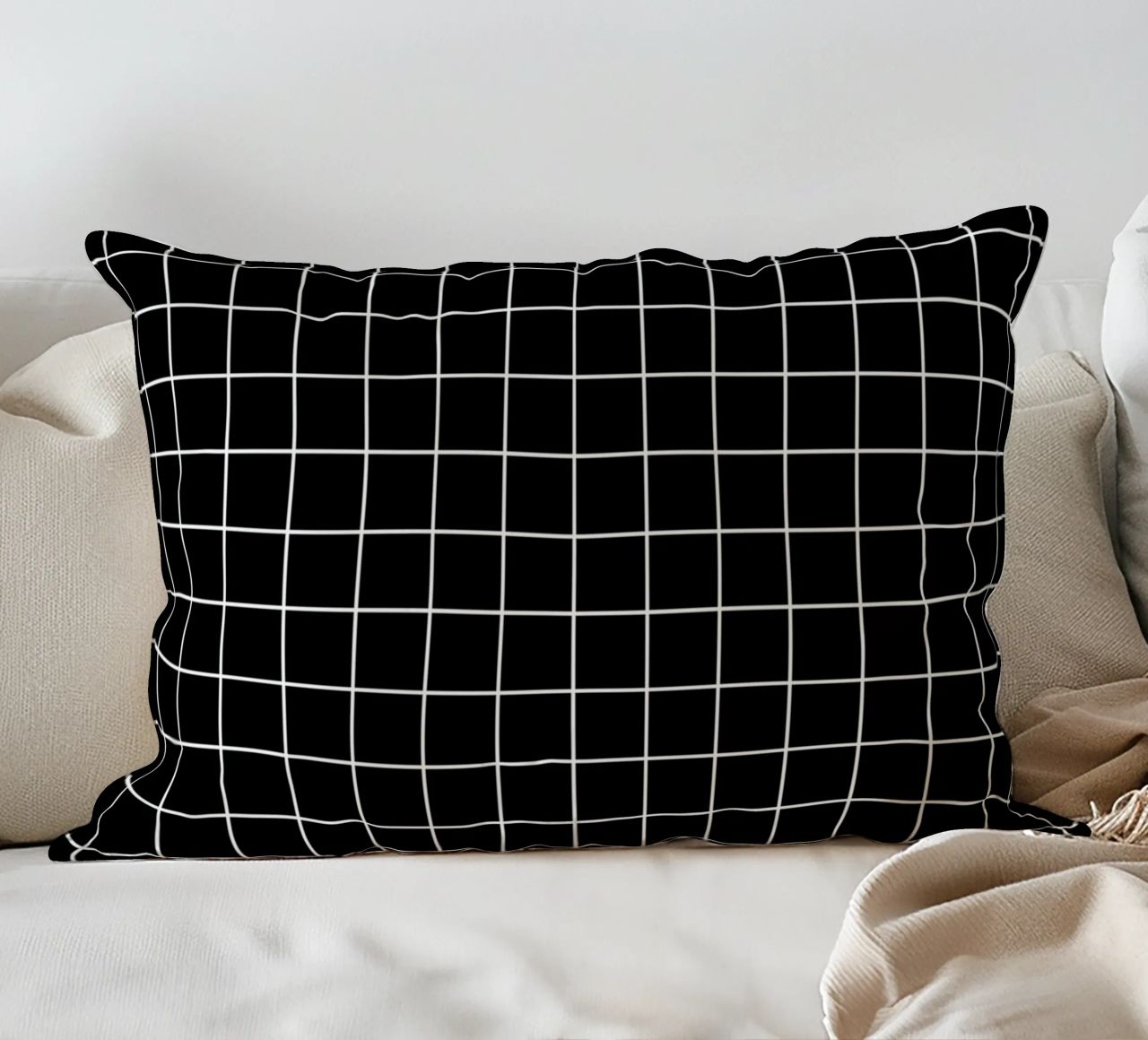 Griglia classica minimale di base - Bianco su nero cuscino da Beauty in Simplicity