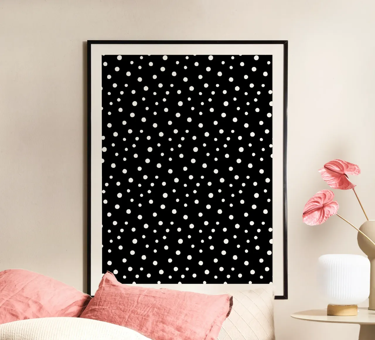 Minimal Chic Disegnato a mano a pois bianco su nero poster da Beauty in Simplicity