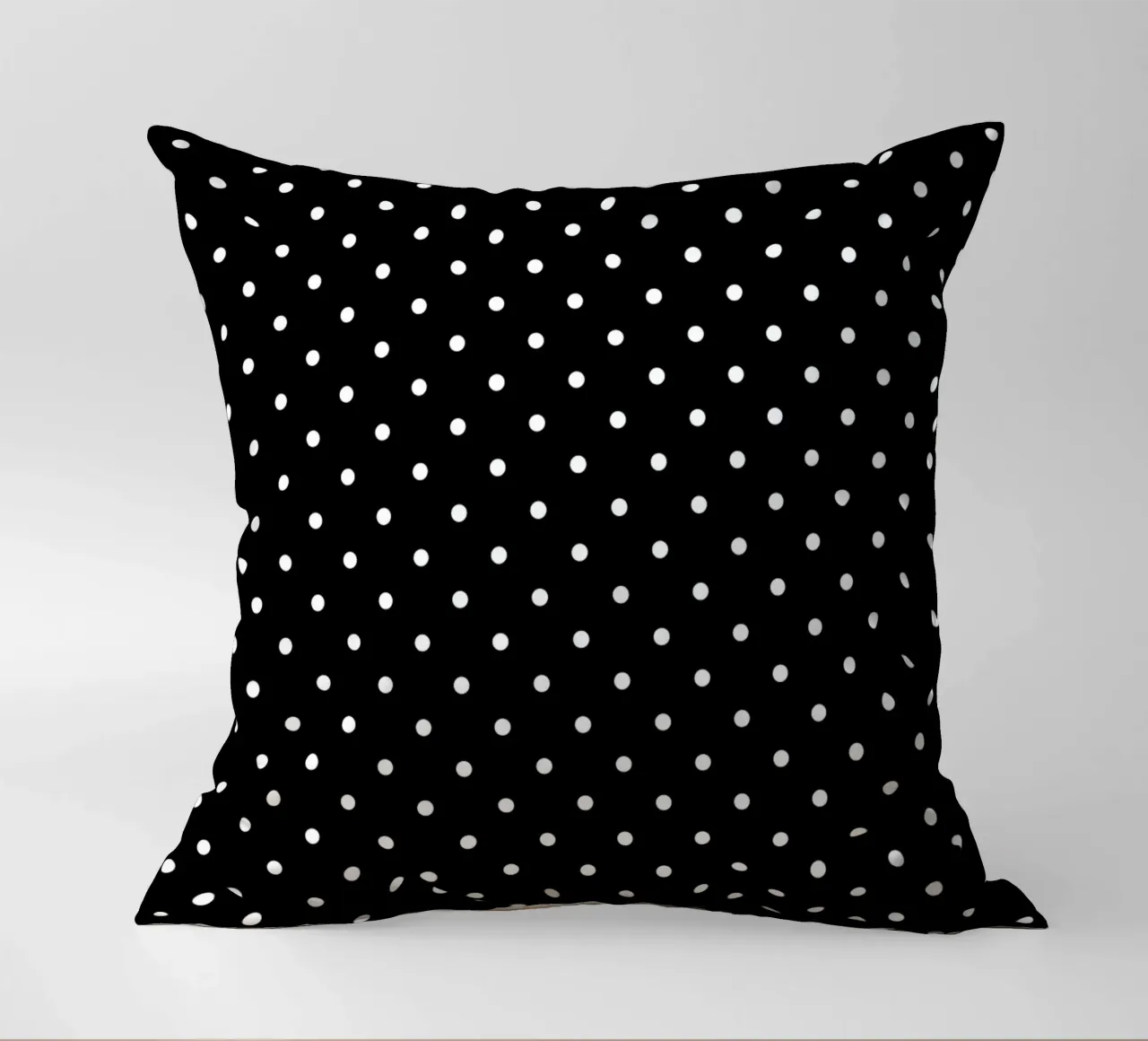 Minimal Basic Classic Polka Dots | Bianco su nero cuscino da Beauty in Simplicity