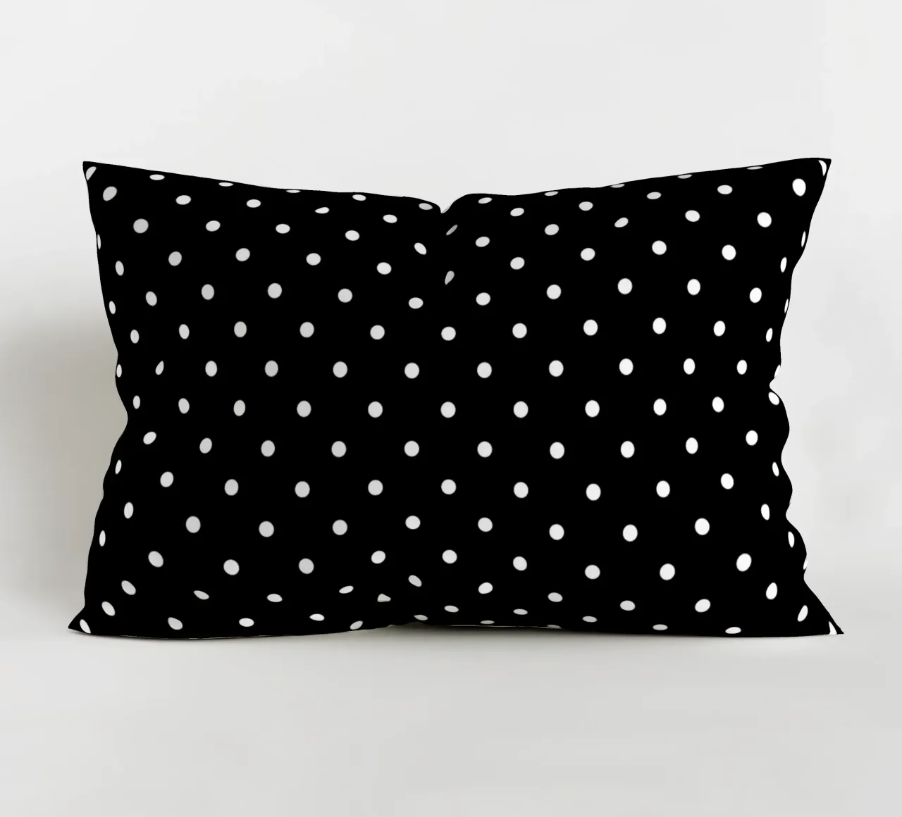 Minimal Basic Classic Polka Dots | Bianco su nero cuscino da Beauty in Simplicity