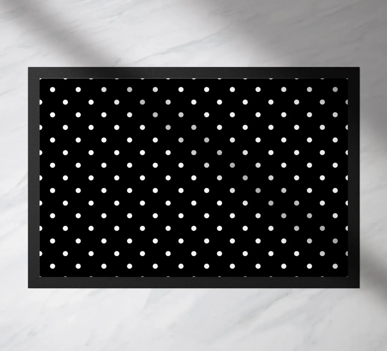 Minimal Basic Classic Polka Dots | Bianco su nero zerbino da Beauty in Simplicity