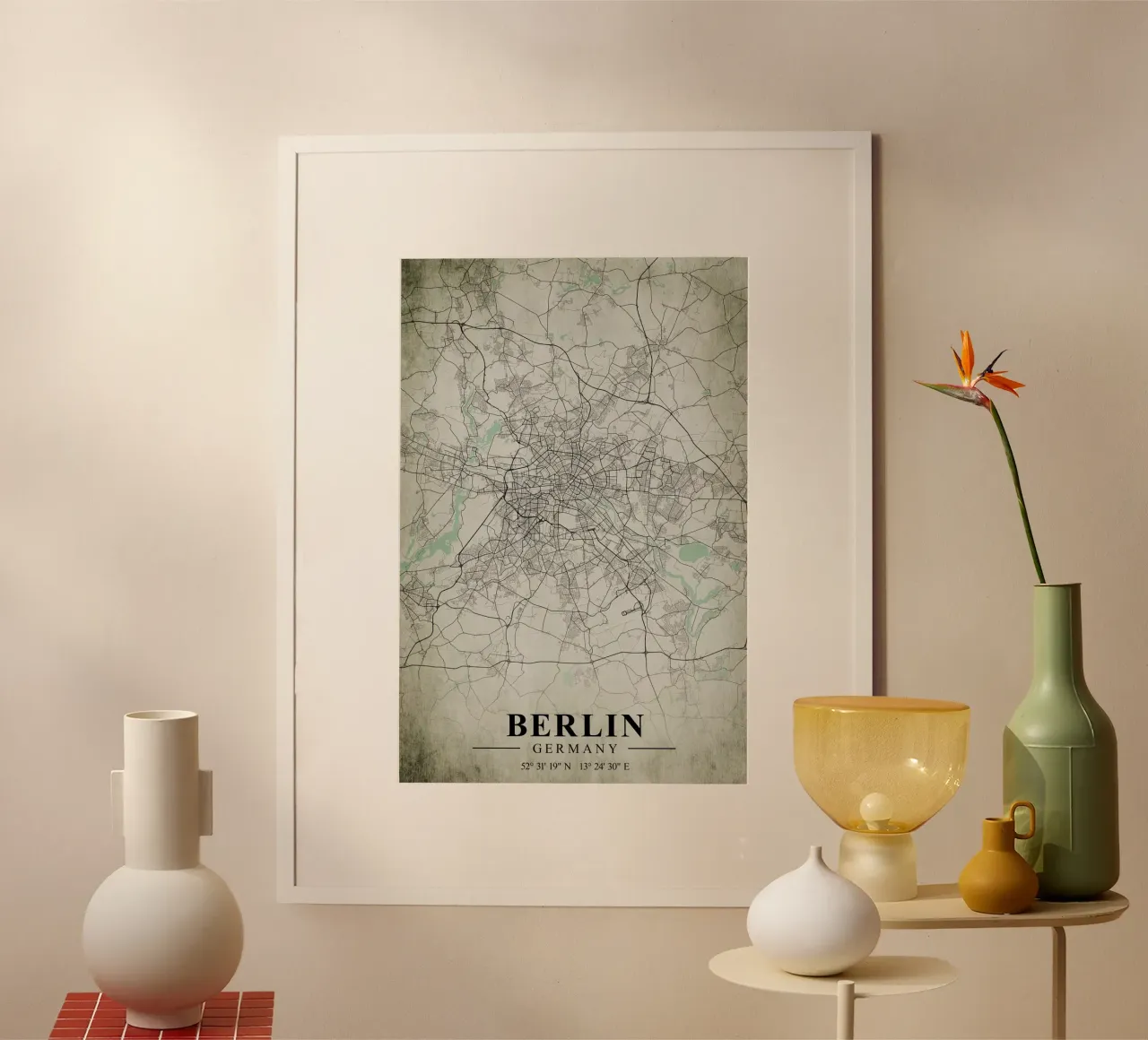 Arte moderna a Berlino - Mappa geometrica della città poster con telaio in plastica da CityMapPoster