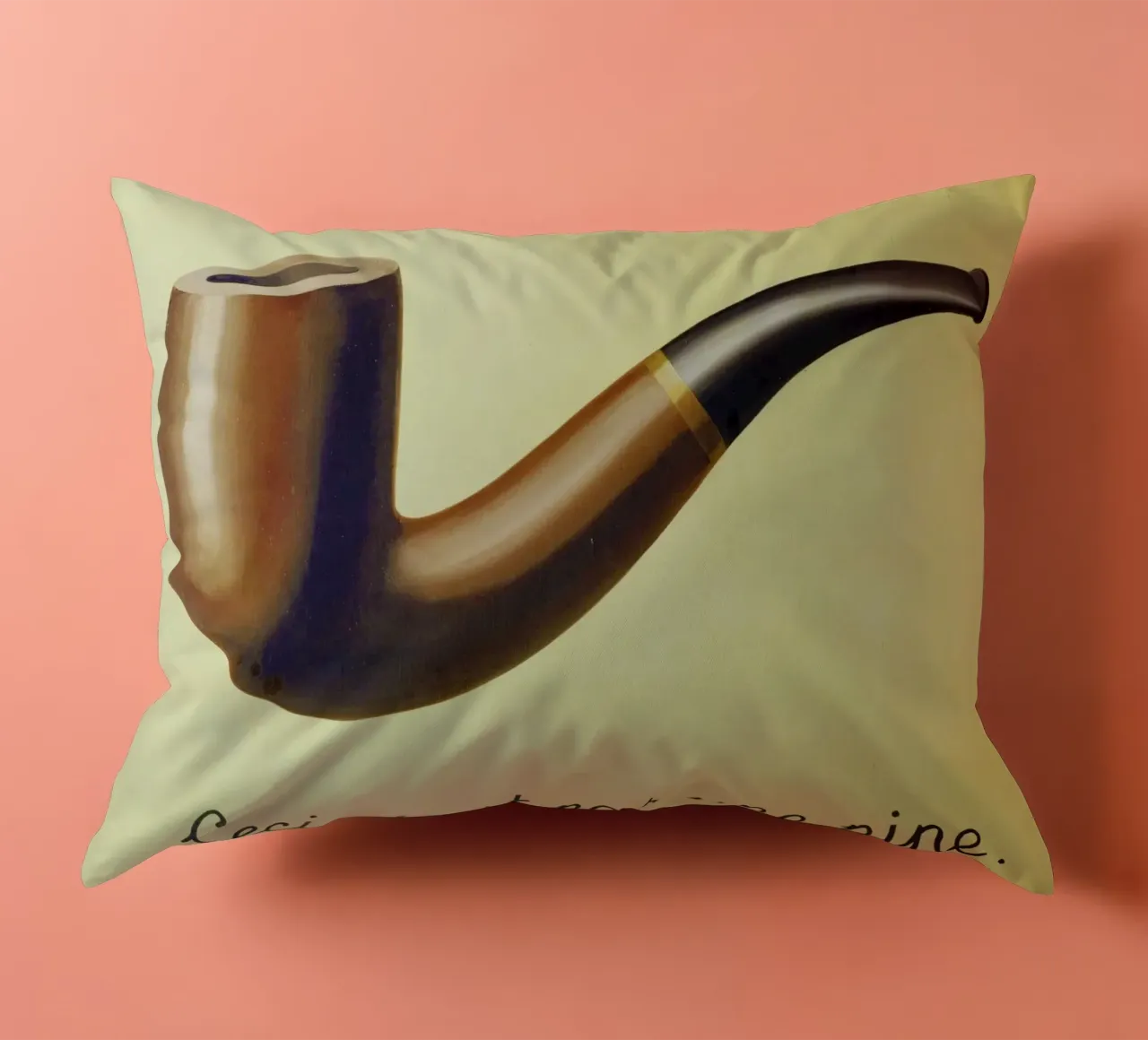 Ceci n'est pas une pipe) di René Magritte cuscino da Chérie Prints