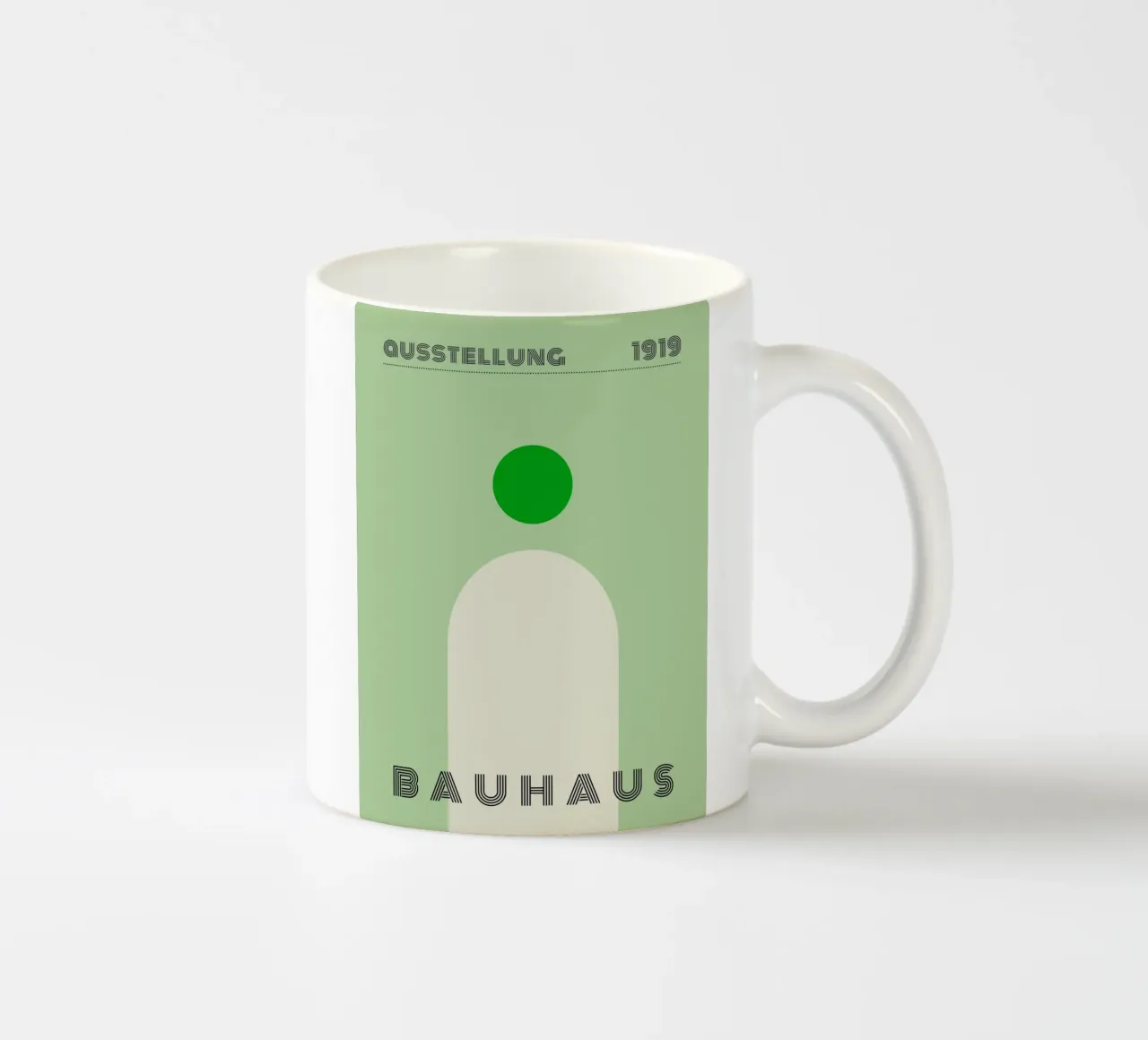 Bauhaus Poster – Grün Minimal 1919 Keramik Tasse von Studio Vibe