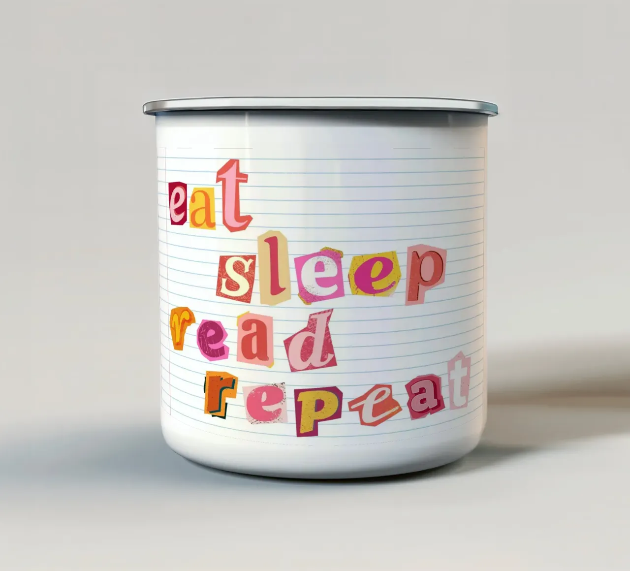 Poster tipografico "Eat Sleep Read Repeat" ritagliato tazza in smalto da vintagepod