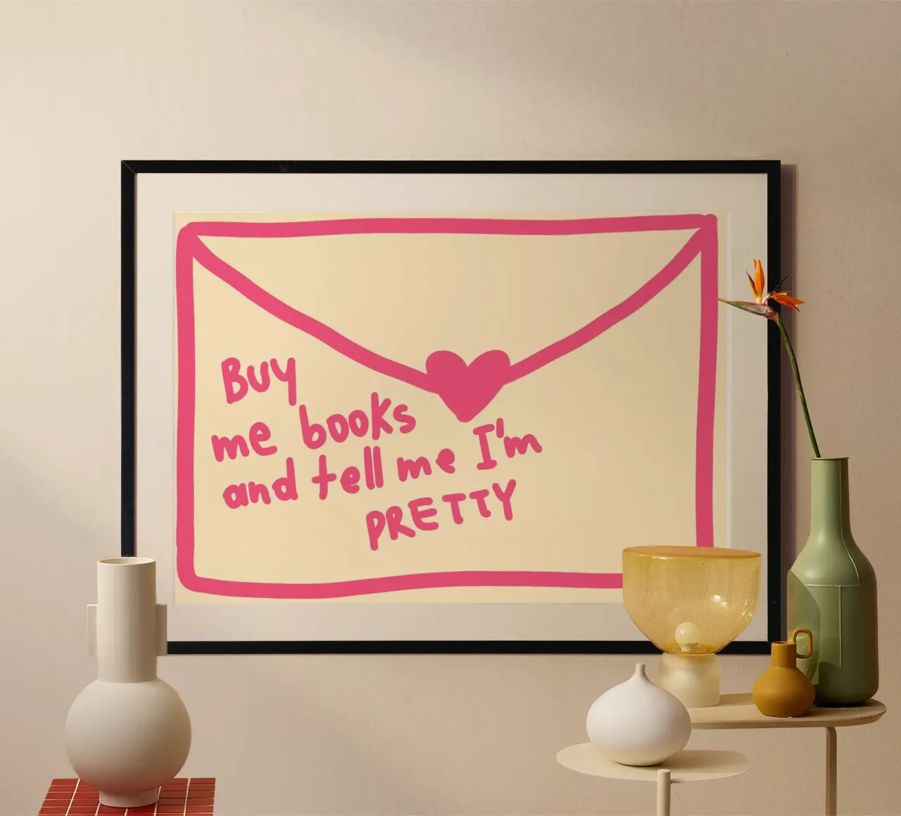 "Poster romantico con busta rosa "Comprami dei libri poster con telaio in legno da vintagepod