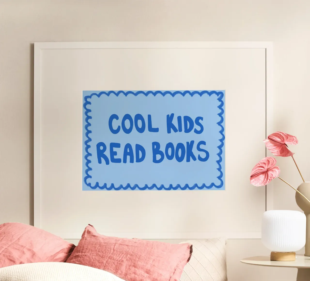 Poster con bordi ondulati blu "I bambini leggono i libri". poster da vintagepod