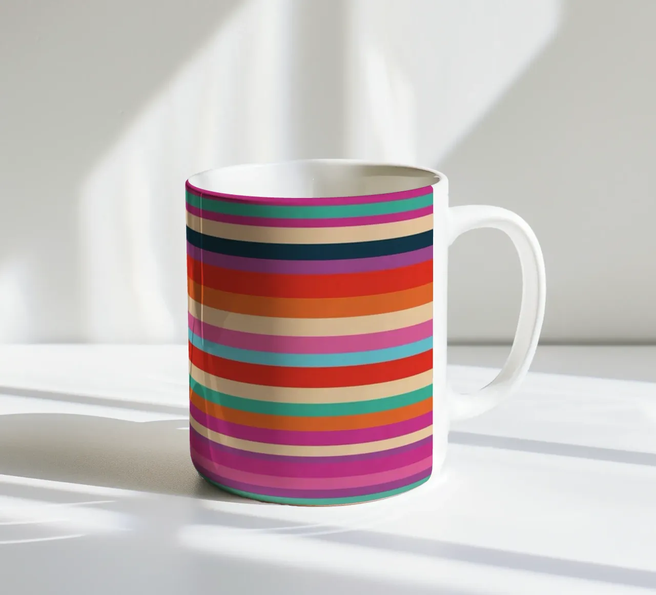 Classiche strisce estive tazza in ceramica da Petra Lang
