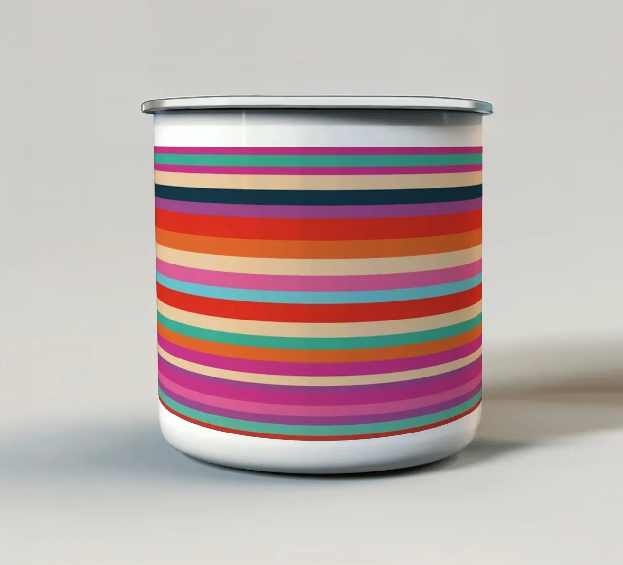 Classiche strisce estive tazza in smalto da Petra Lang