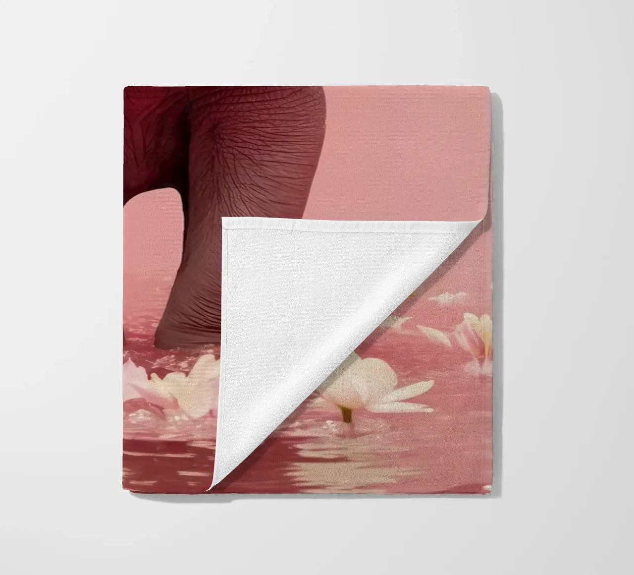 Young Elephant telo mare da treechild