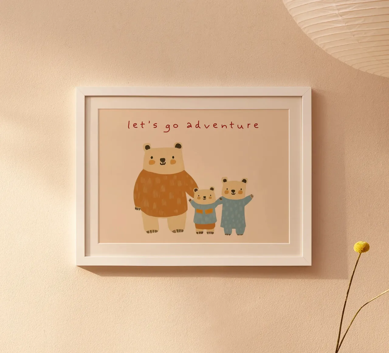 Stampa d'arte di una simpatica famiglia di orsi "Let's Go Adventure poster con telaio in plastica da vintagepod