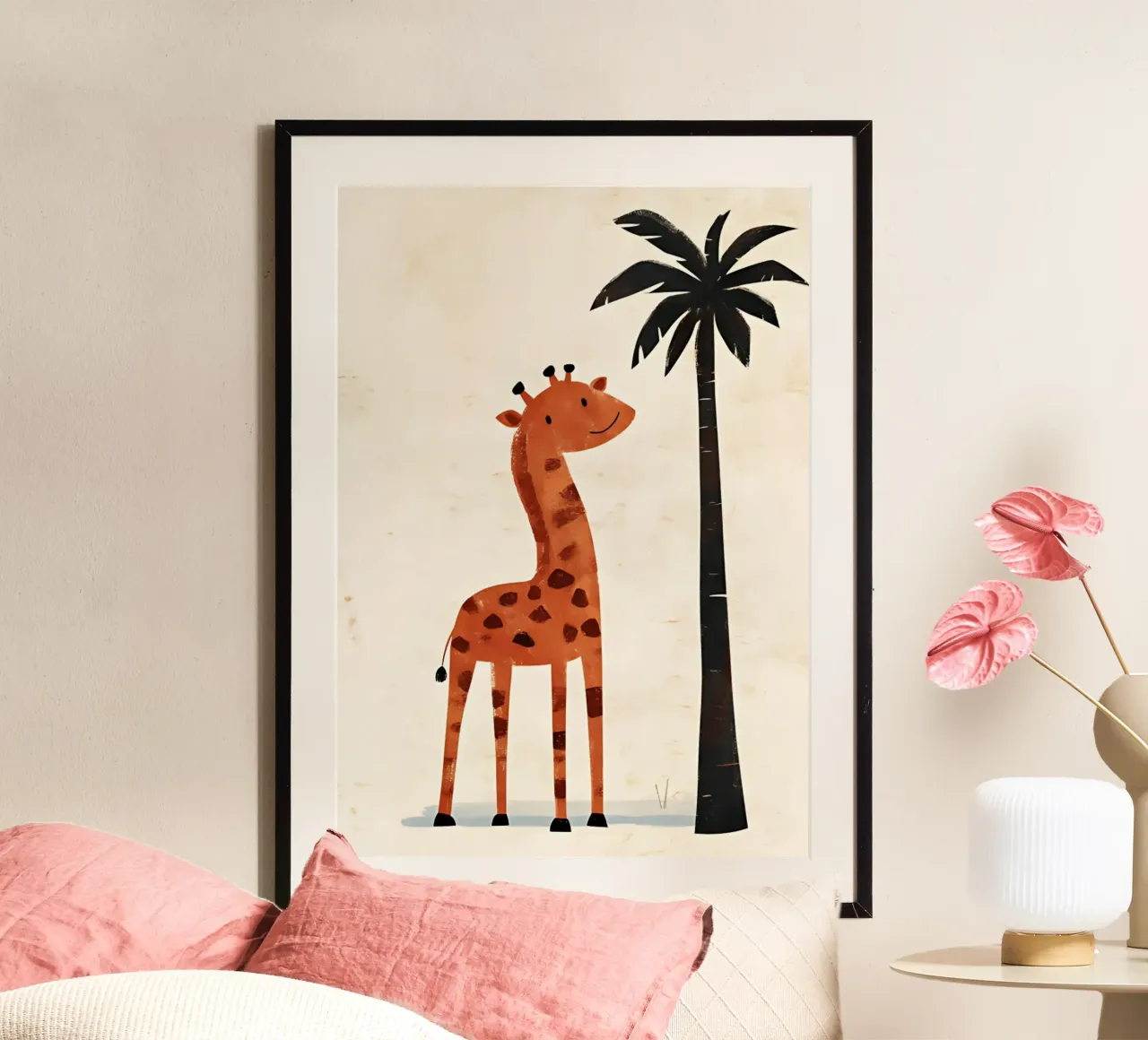 Giraffa sorridente e albero di palma - Arte vivaistica Safari poster con telaio in legno da vintagepod