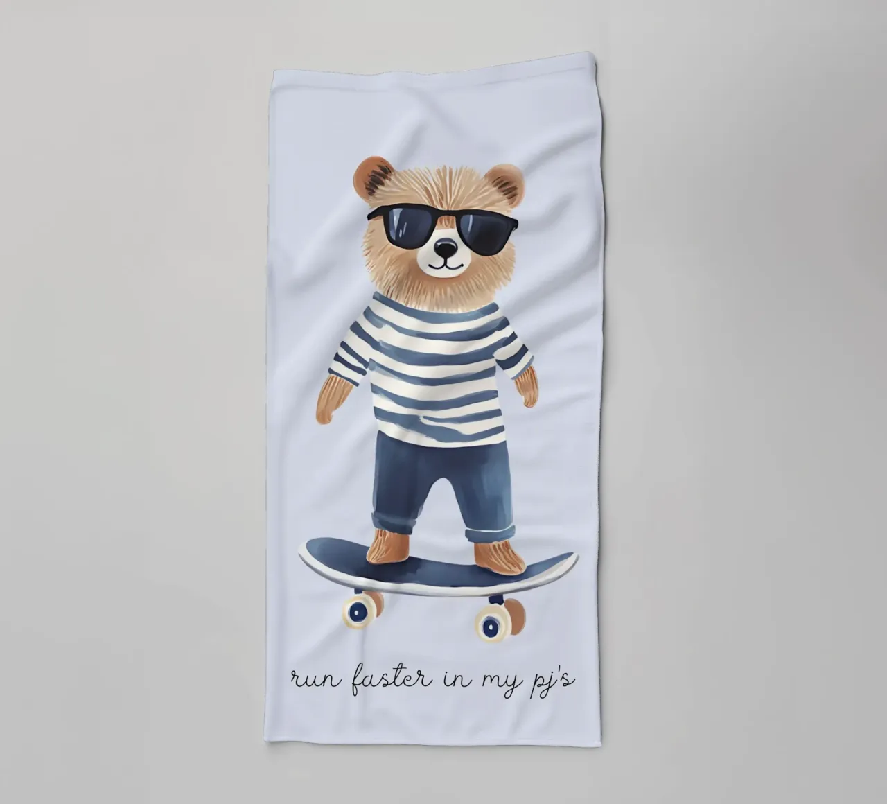 Ours Skateboarding "Run Faster in My PJ's" Print serviette de bain de vintagepod