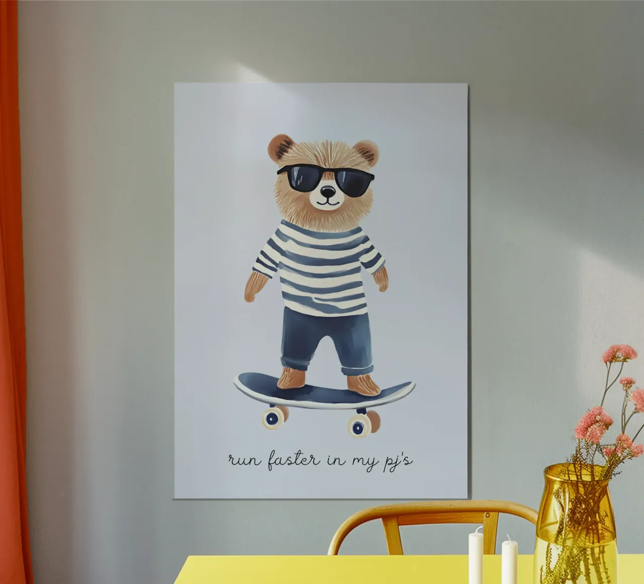 Stampa dell'orso skateboarder "Run Faster in My PJ's" (Corri più veloce in pigiama) poster con telaio in legno da vintagepod