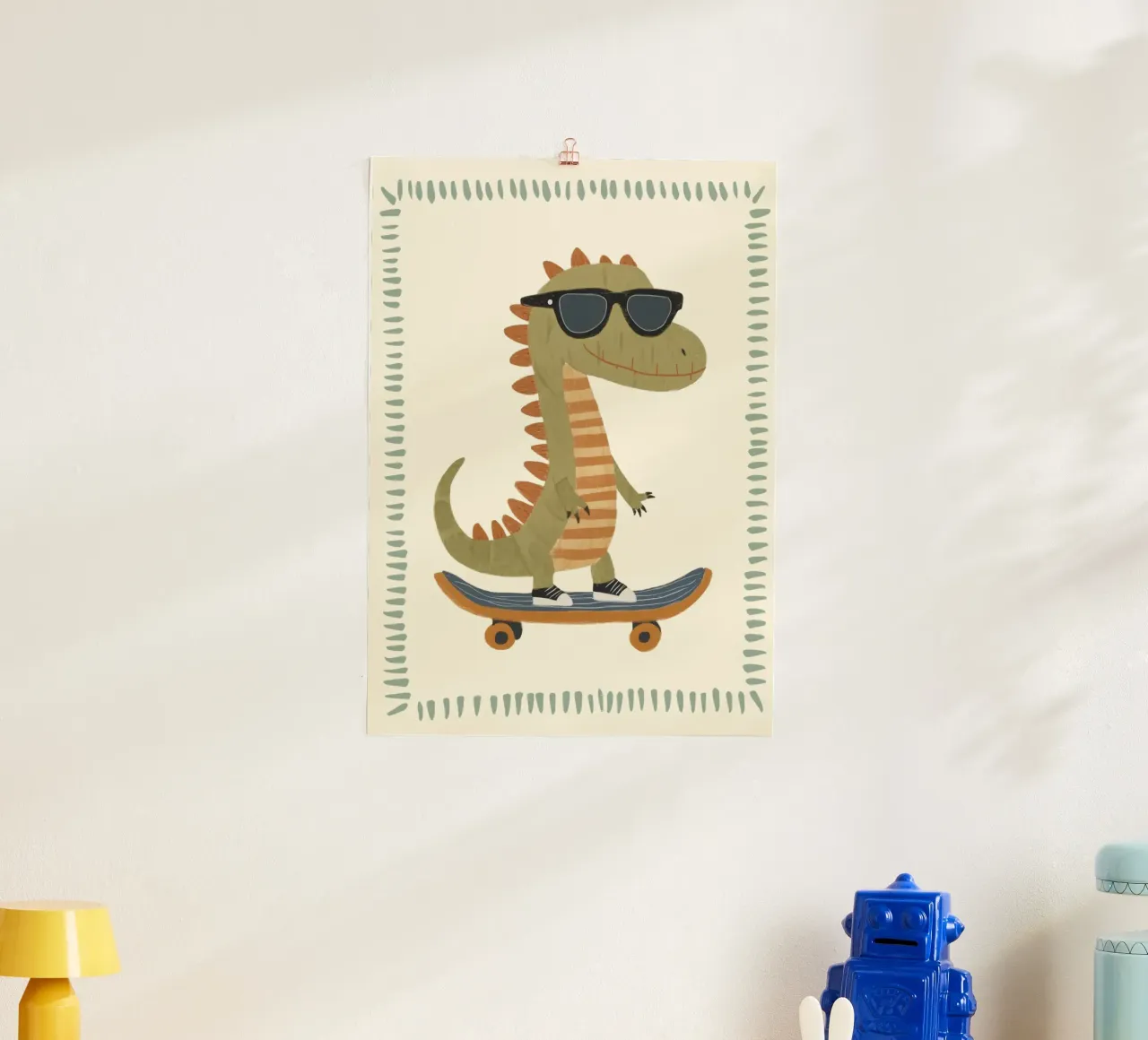 Stampa Dinosauro Skateboarder - Decorazione per la stanza dei bambini poster con telaio in alluminio da vintagepod