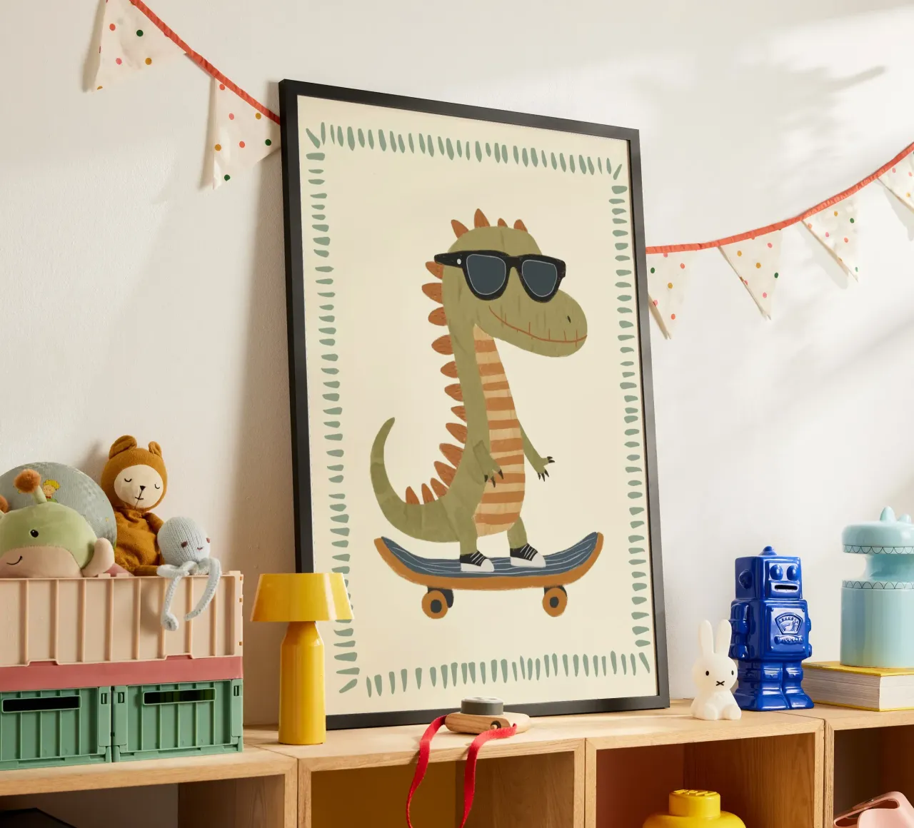 Stampa Dinosauro Skateboarder - Decorazione per la stanza dei bambini poster con telaio in alluminio da vintagepod