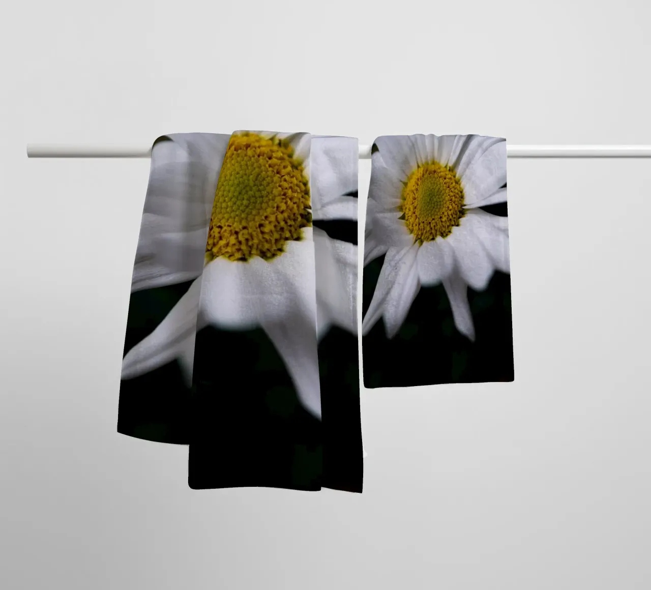 Daisies towel by Marcus Beckert | Fotografie