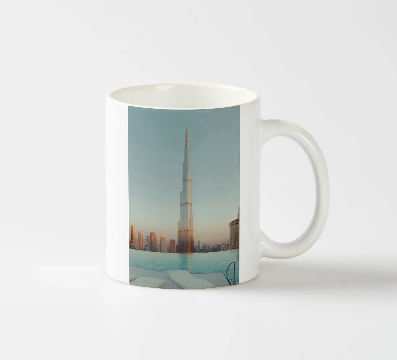 Burj Khalifa And Infinity Pool tazza in ceramica da robertmotoiart