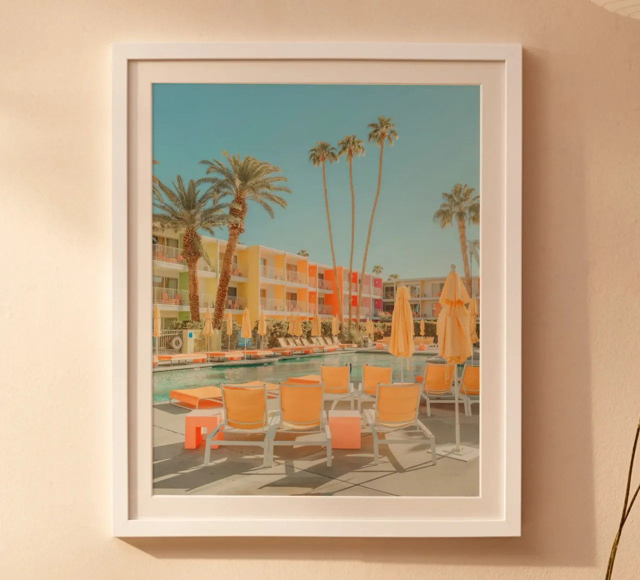 Palm Springs Iconic Pool poster con telaio in alluminio da robertmotoiart