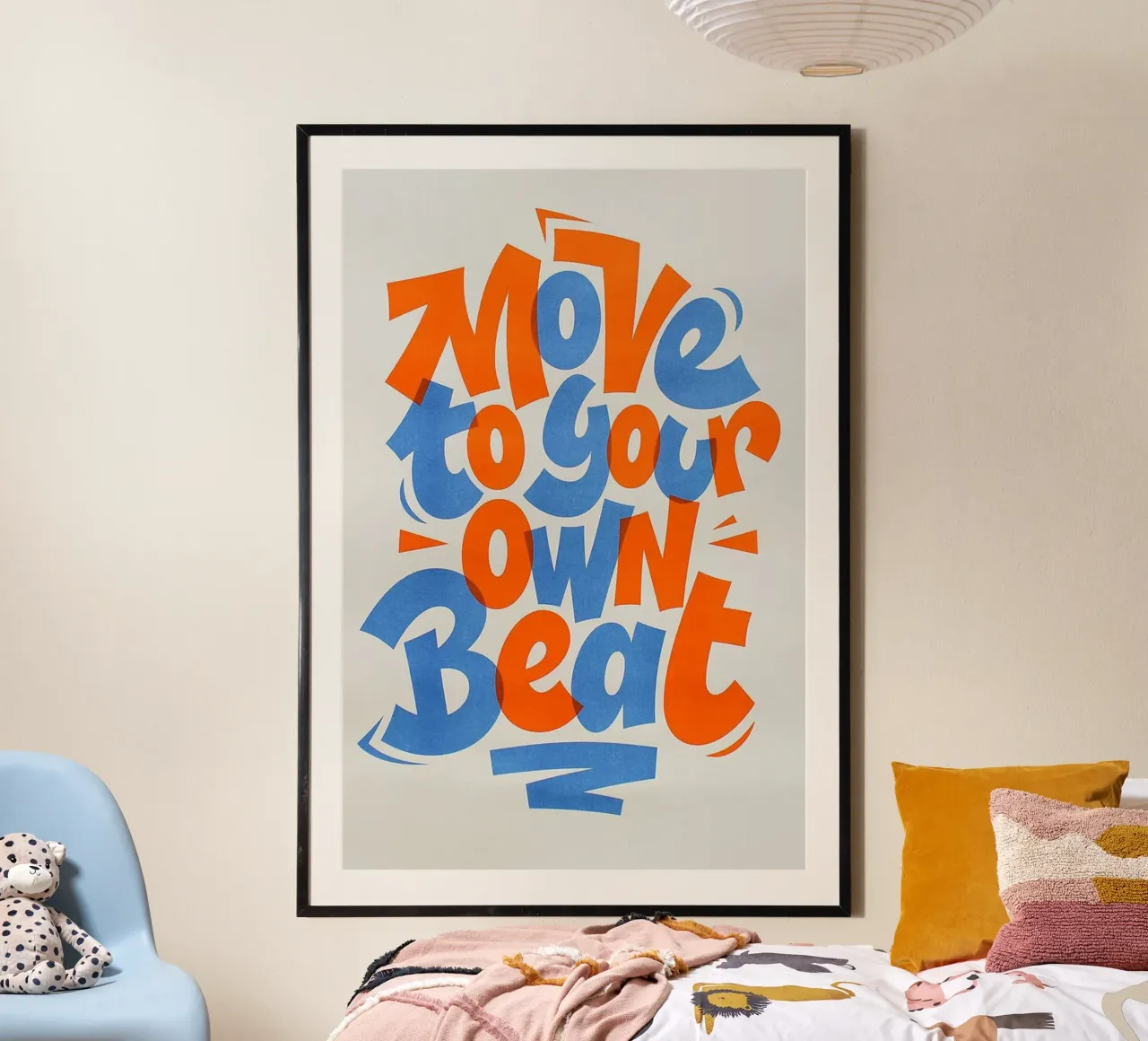 Bewegen Sie sich in Ihrem eigenen Takt Poster mit Holzrahmen von art quots shop