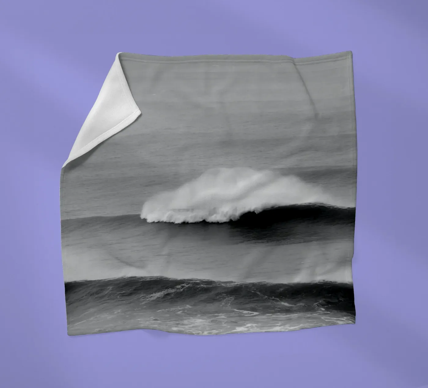 Minimal Waves fleece blanket by Fjöllart