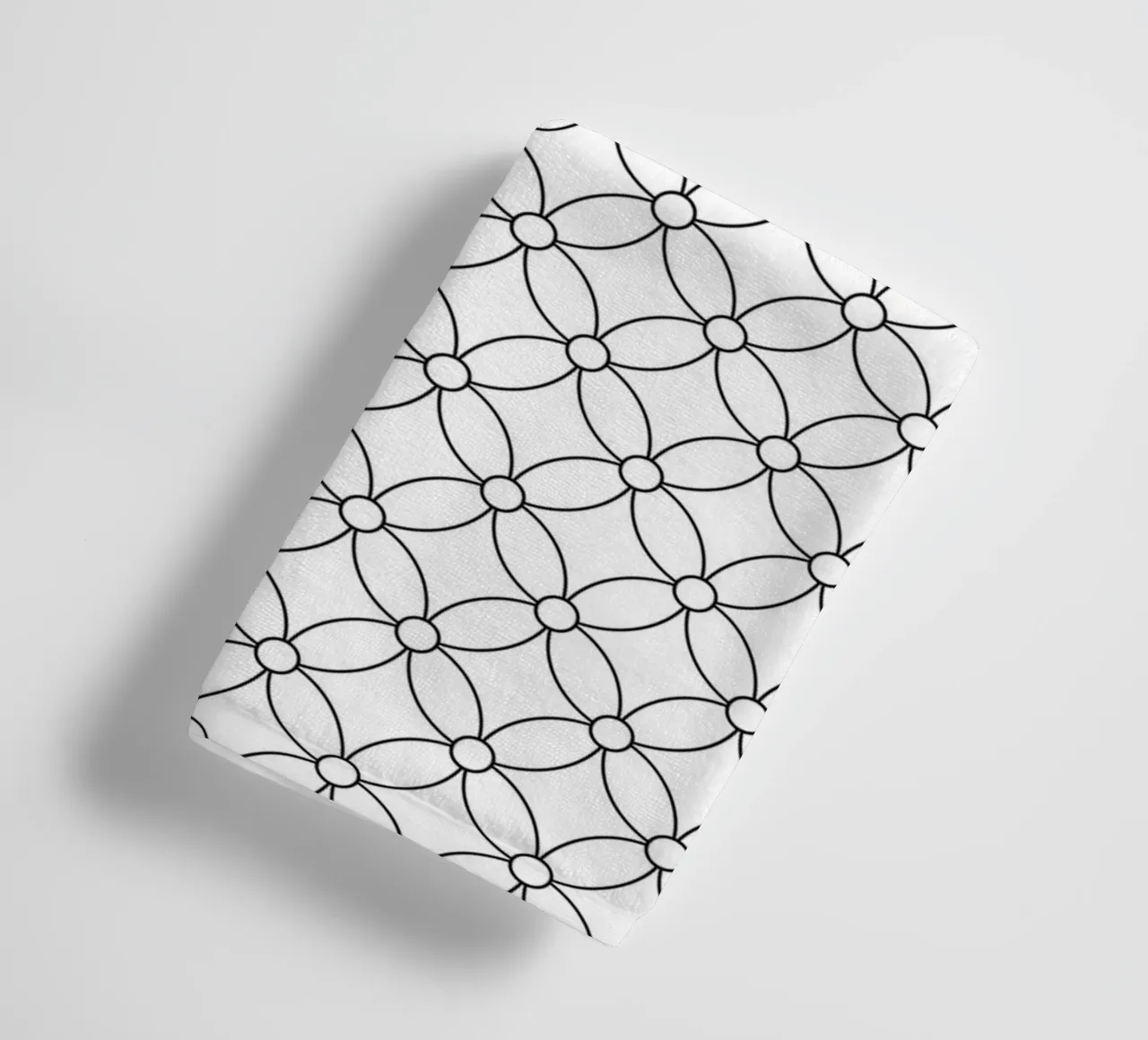 Modello geometrico minimale di fiori in bianco e nero asciugamano da bagno da Beauty in Simplicity