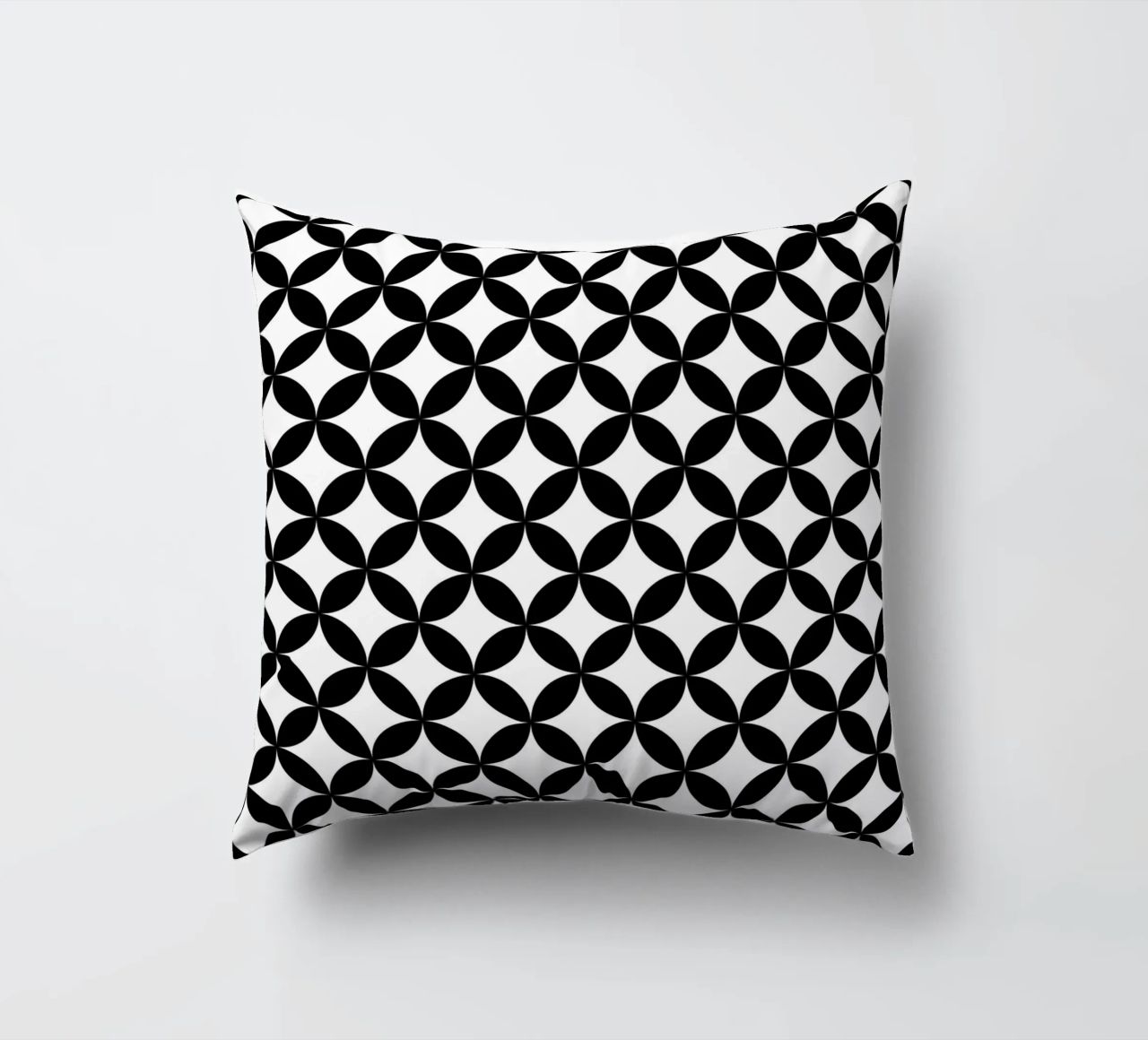 Modello floreale geometrico minimale 2 | Nero su bianco cuscino da Beauty in Simplicity
