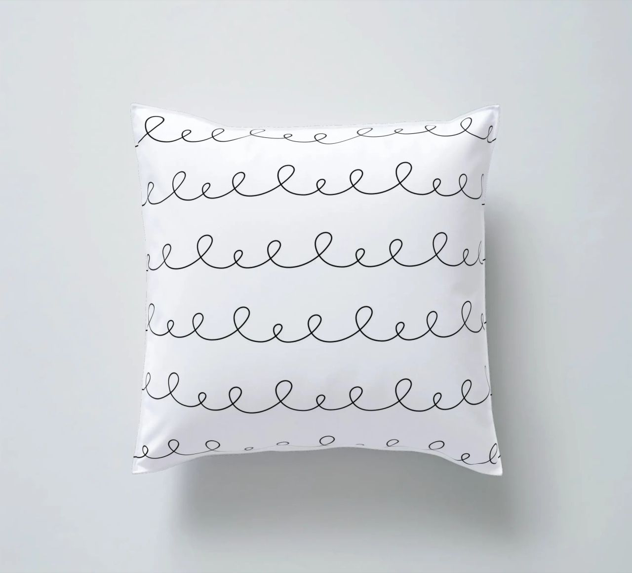 Disegno geometrico minimale di linee ad anello | Nero su bianco cuscino da Beauty in Simplicity
