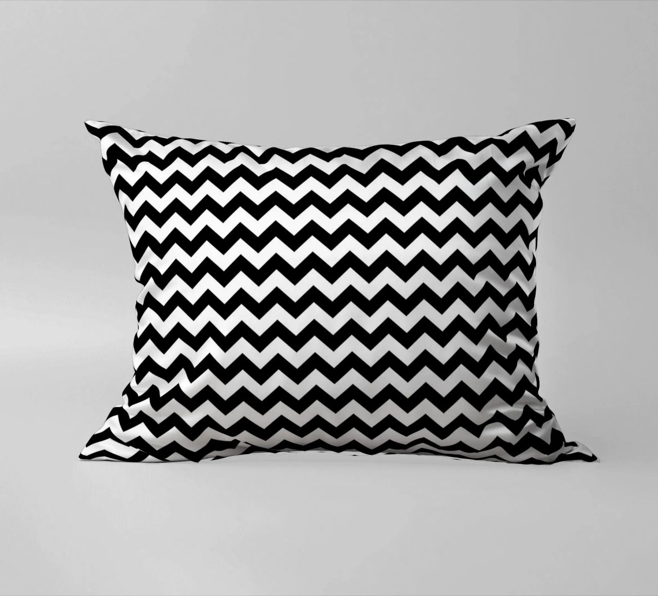 Minimal Chic Basic Chevron Pattern | Bianco e nero cuscino da Beauty in Simplicity