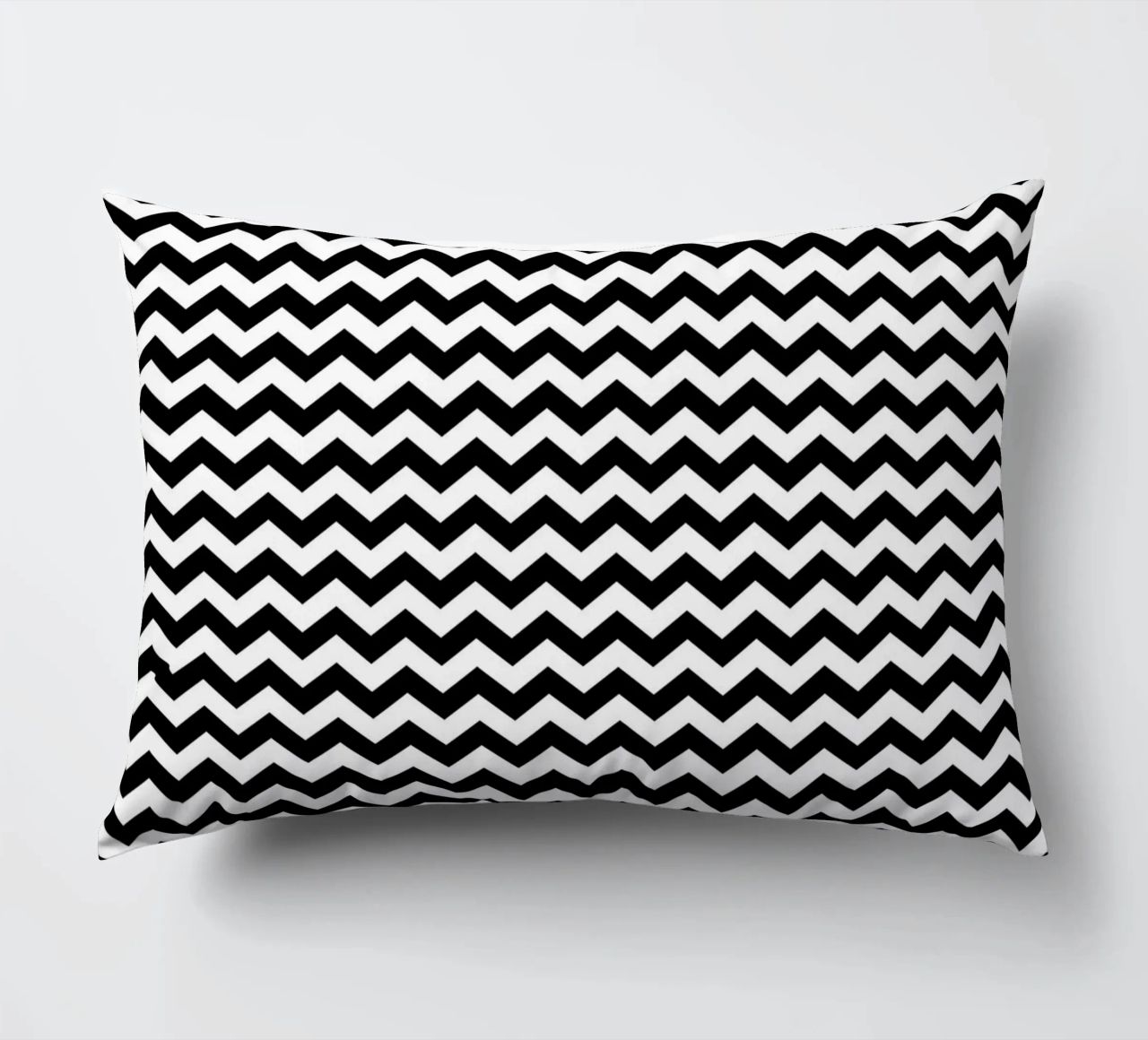 Minimal Chic Basic Chevron Pattern | Bianco e nero cuscino da Beauty in Simplicity