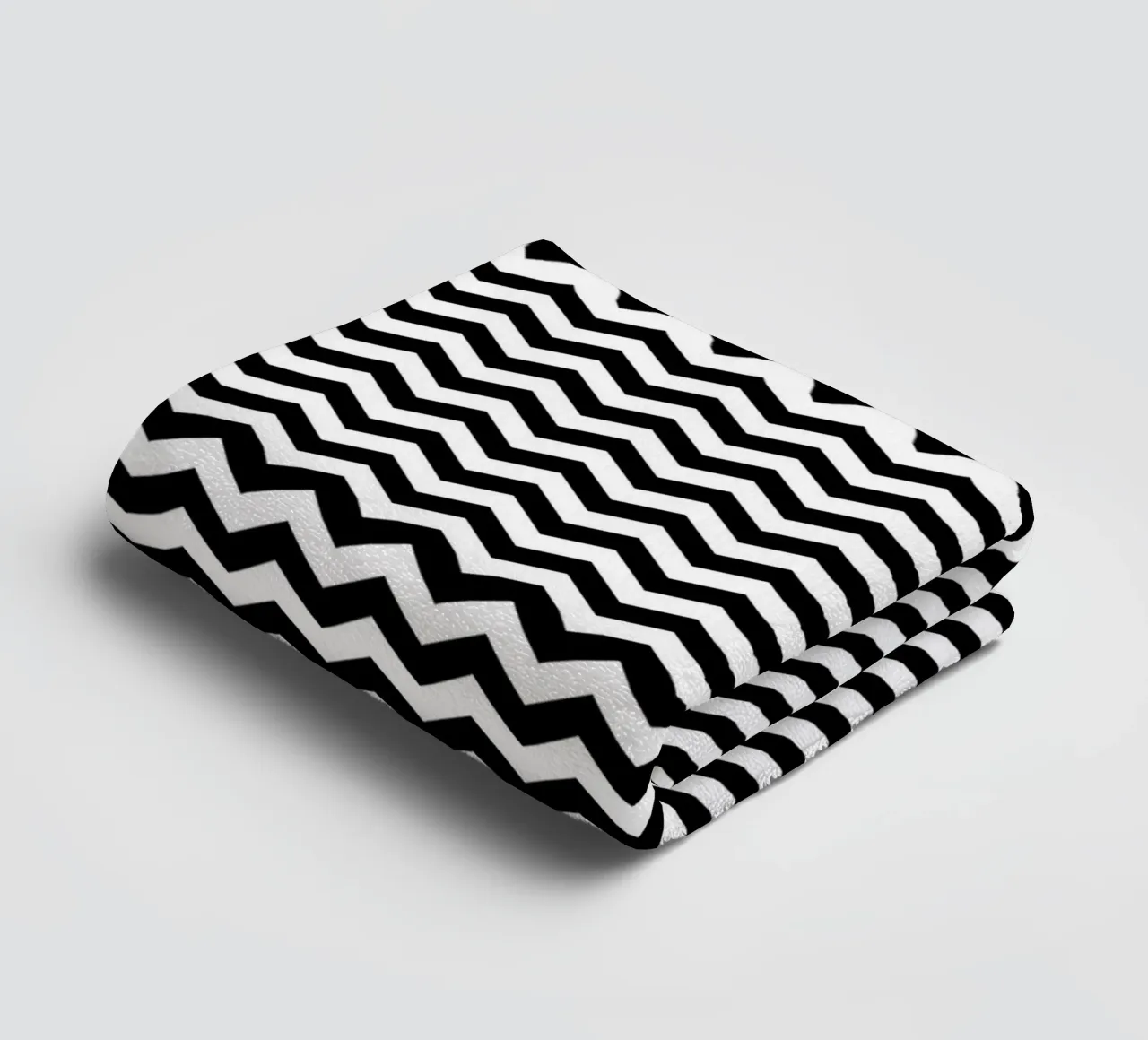 Minimal Chic Basic Chevron Pattern | Bianco e nero asciugamano da bagno da Beauty in Simplicity