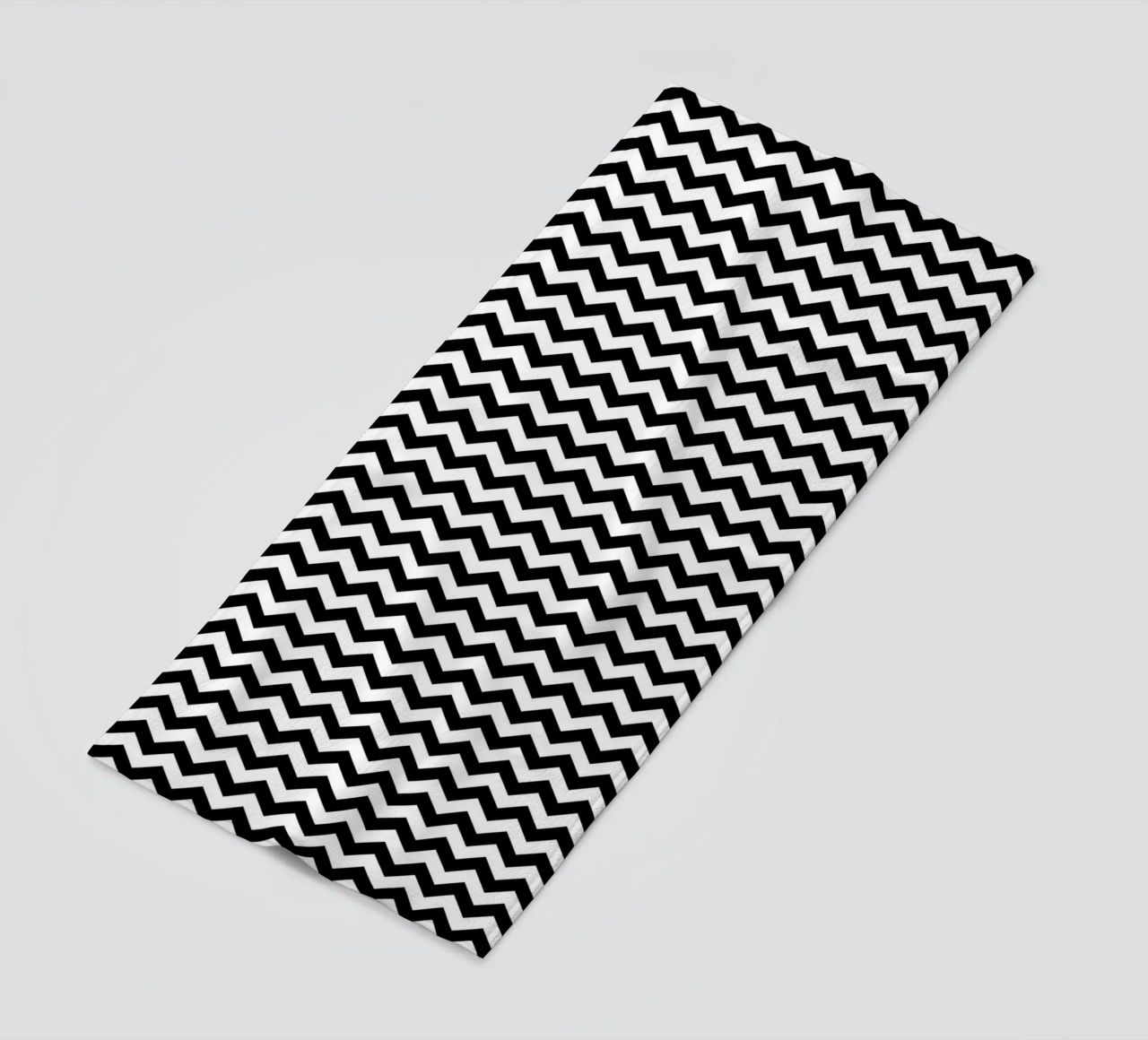 Minimal Chic Basic Chevron Pattern | Bianco e nero telo mare da Beauty in Simplicity