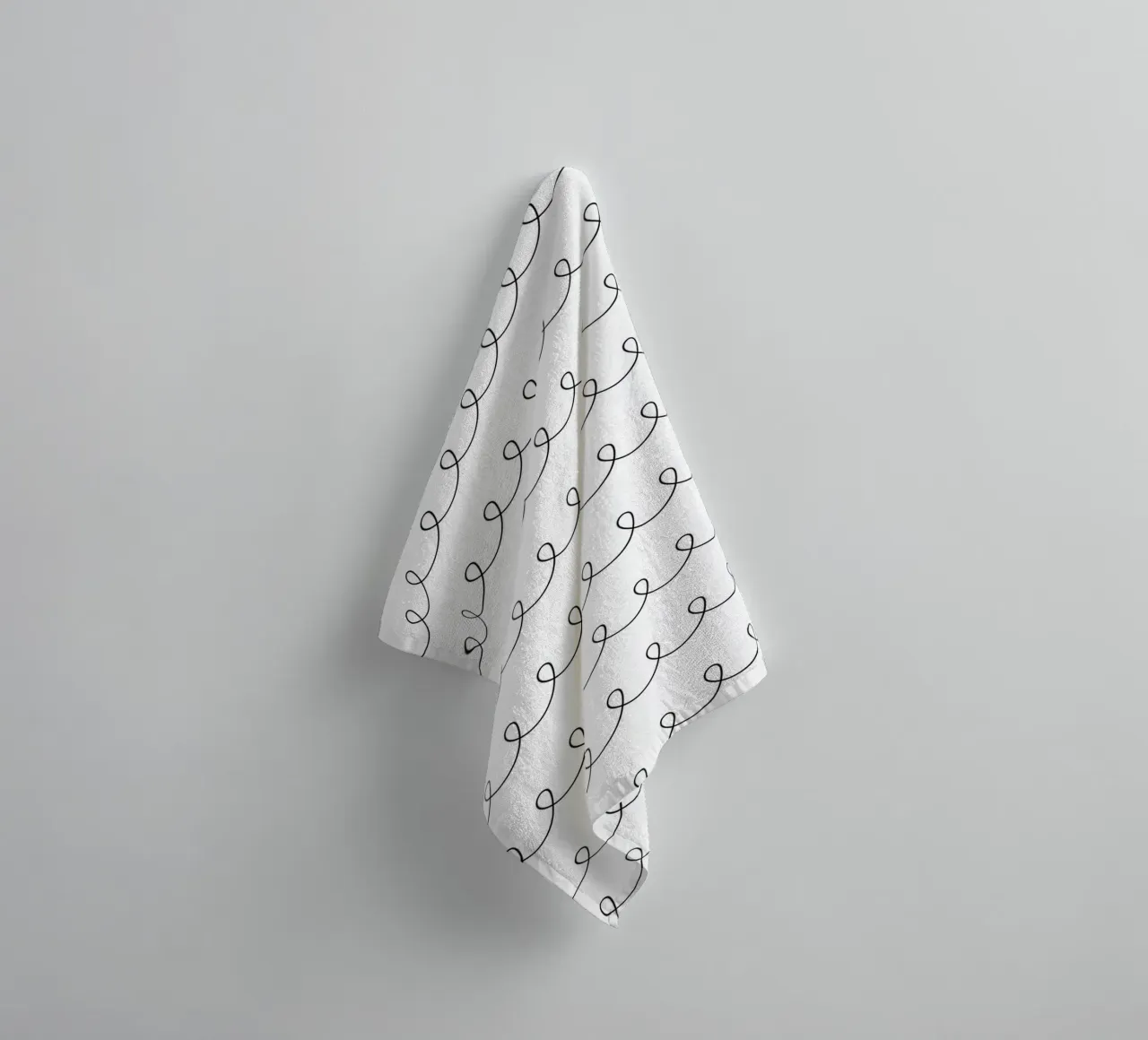Minimal Geometric Looping Lines Drawing 2 | Negro sobre blanco toalla de baño de Beauty in Simplicity