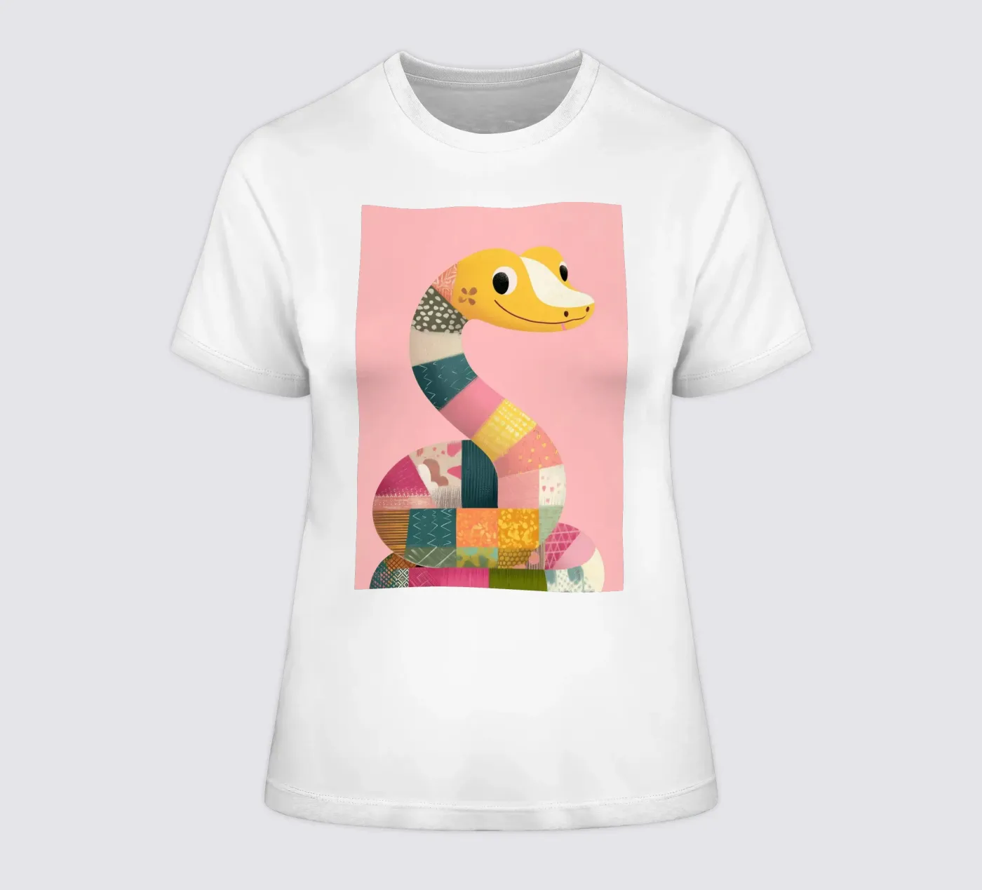 Patchy Python dames t-shirt getailleerd van Kiara