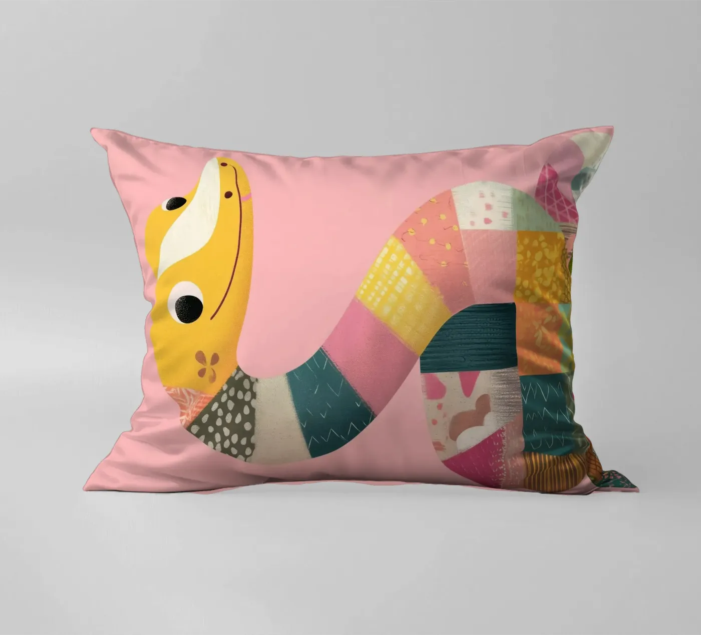 Patchy Python kussen van Kiara