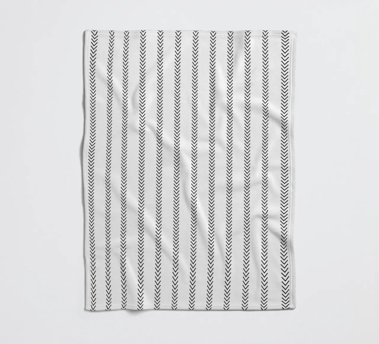 Minimal Basic Classic Frecce a strisce nere su bianco coperta in pile da Beauty in Simplicity