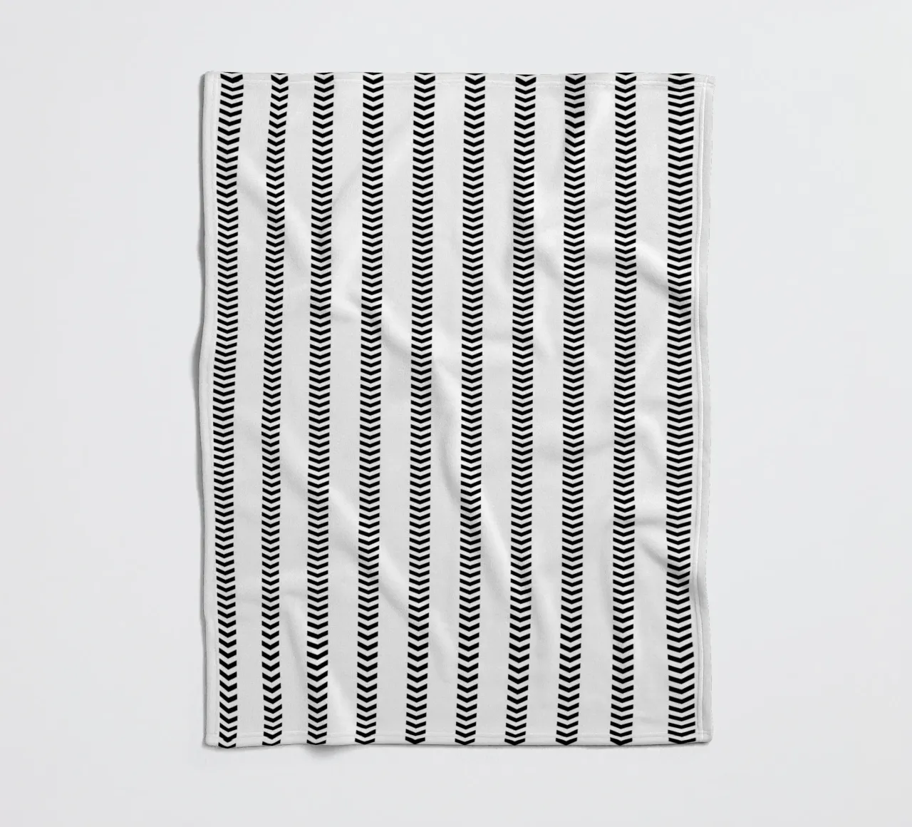 Minimal Basic Mudcloth Frecce a strisce | Nero su bianco coperta in pile da Beauty in Simplicity
