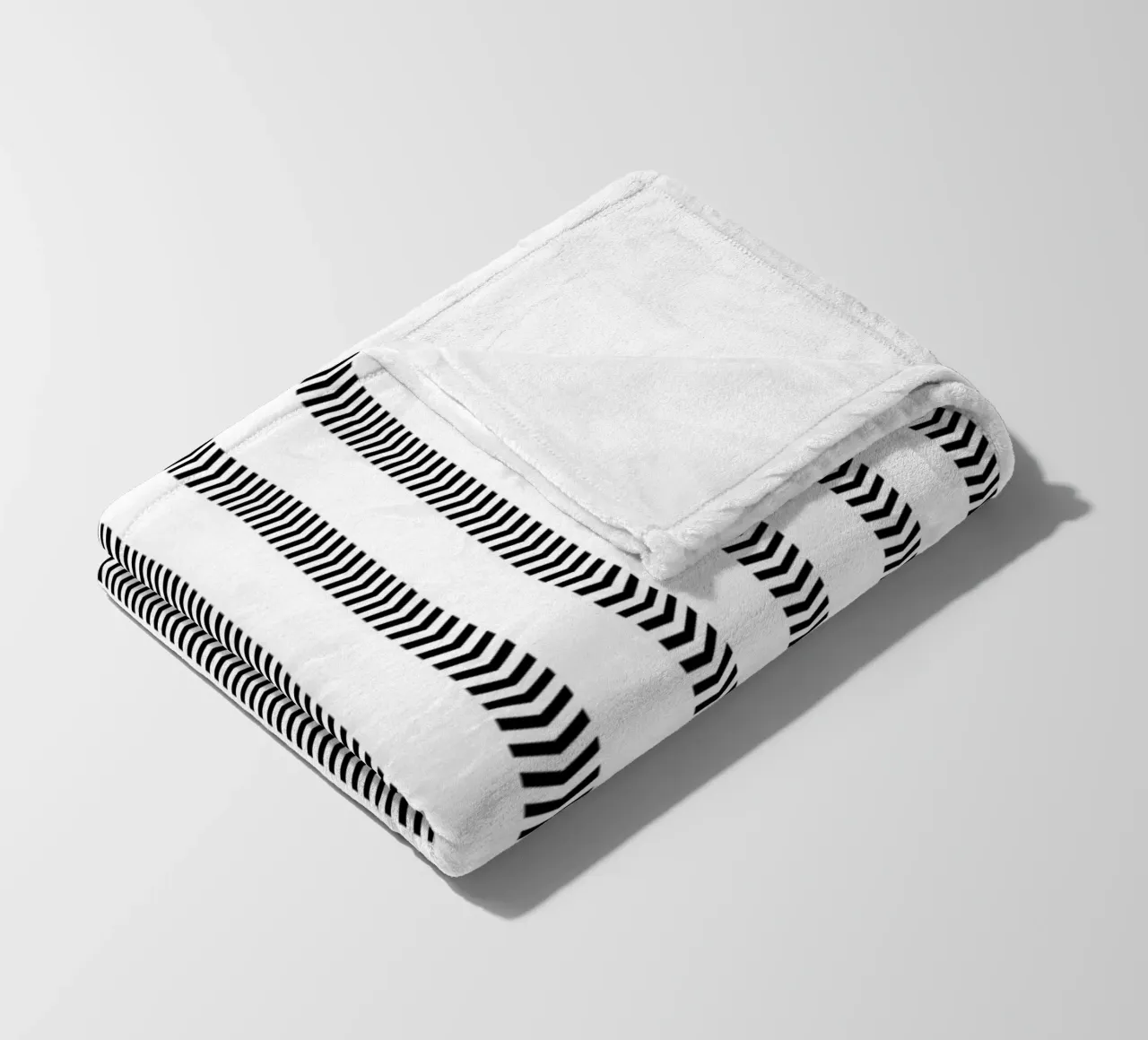 Minimal Basic Mudcloth Frecce a strisce | Nero su bianco coperta in pile da Beauty in Simplicity