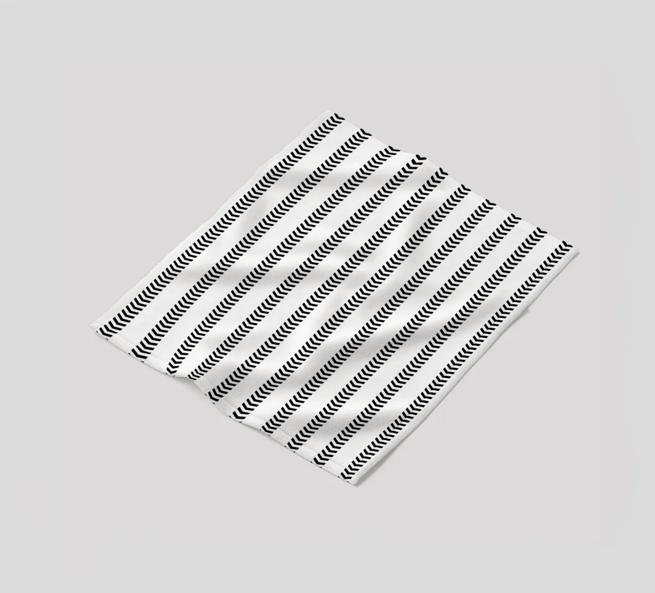 Minimal Basic Mudcloth Frecce a strisce | Nero su bianco coperta in pile da Beauty in Simplicity