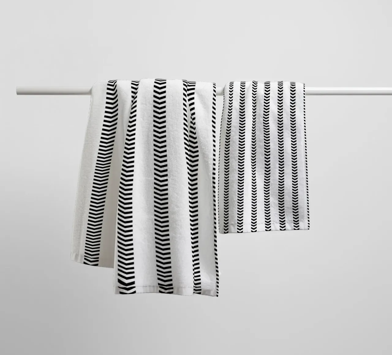 Minimal Basic Mudcloth Frecce a strisce | Nero su bianco asciugamano da bagno da Beauty in Simplicity