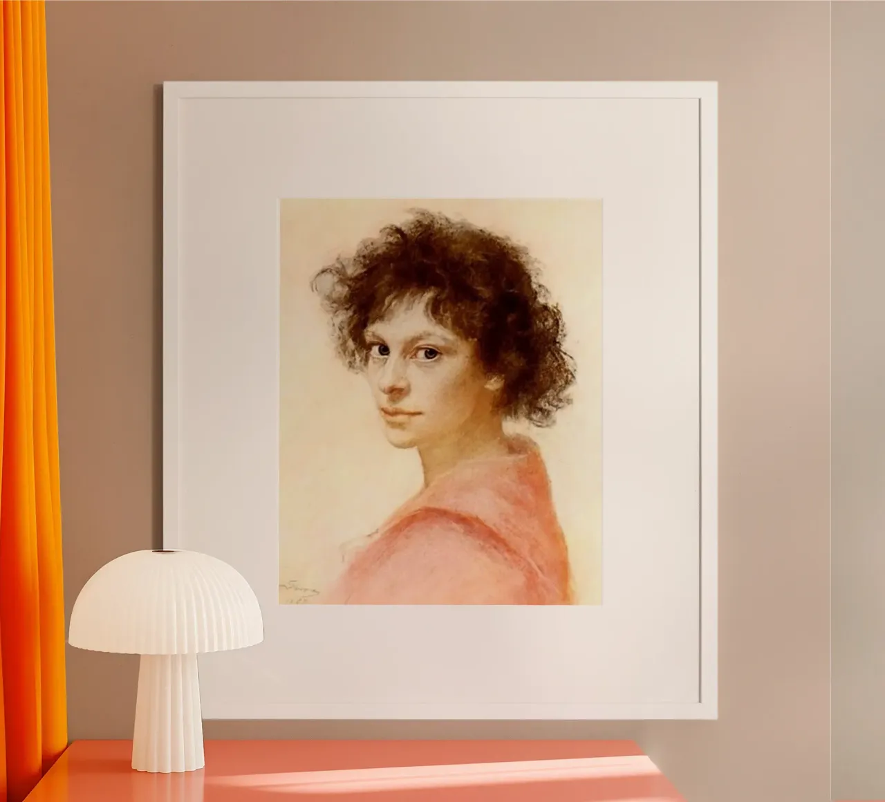 bella donna con i capelli ricci poster con telaio in plastica da iding store