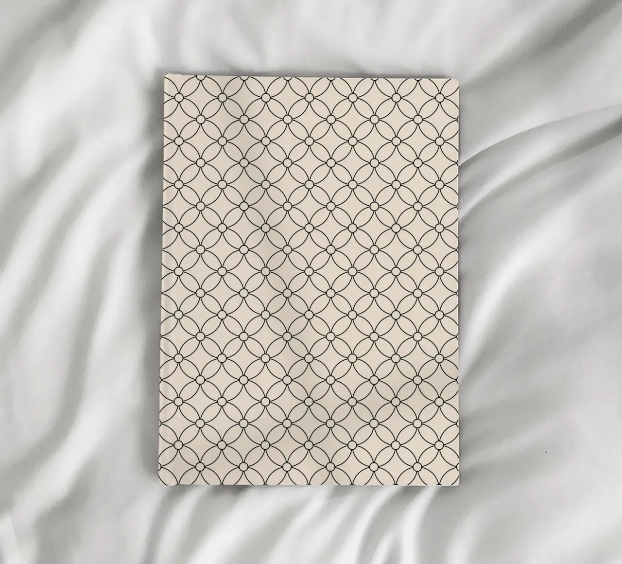 Motif géométrique minimal de fleurs simples | Noir sur ivoire carnet de notes de Beauty in Simplicity