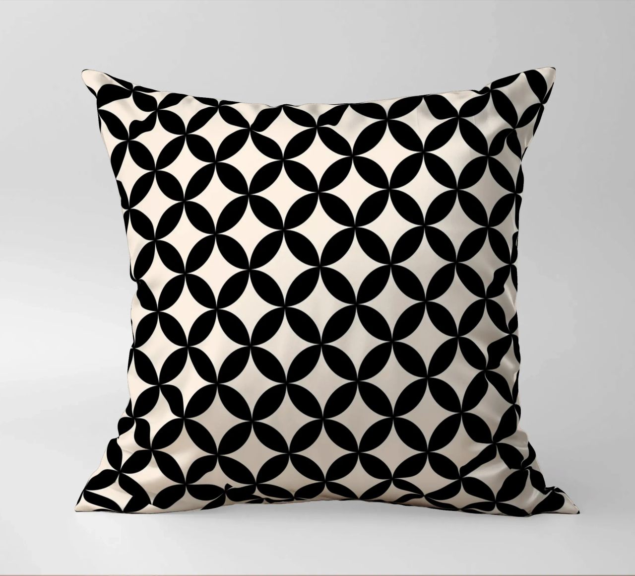 Minimal Basic Geometric Flower Pattern 2 | Nero su avorio cuscino da Beauty in Simplicity