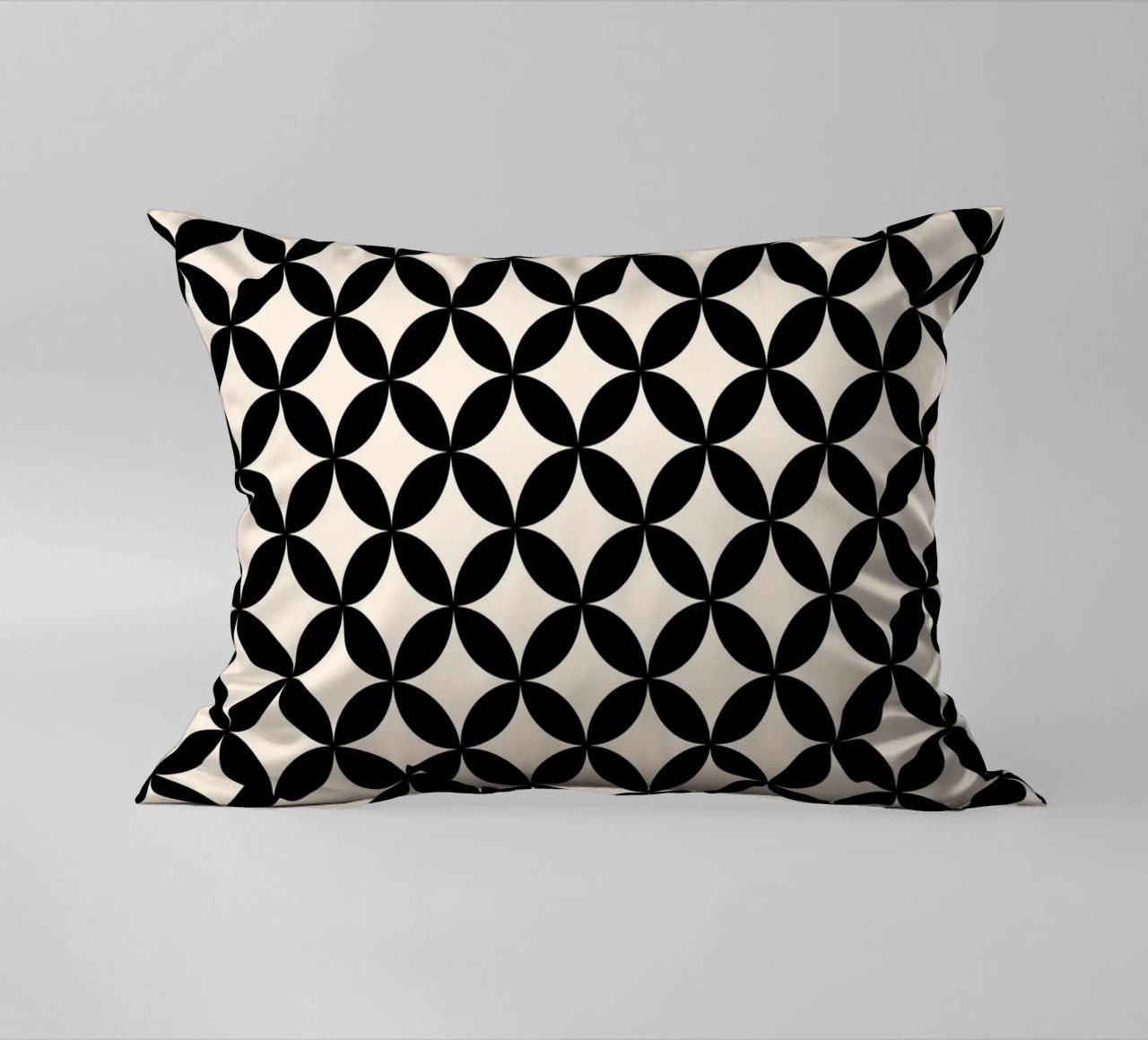 Minimal Basic Geometric Flower Pattern 2 | Nero su avorio cuscino da Beauty in Simplicity