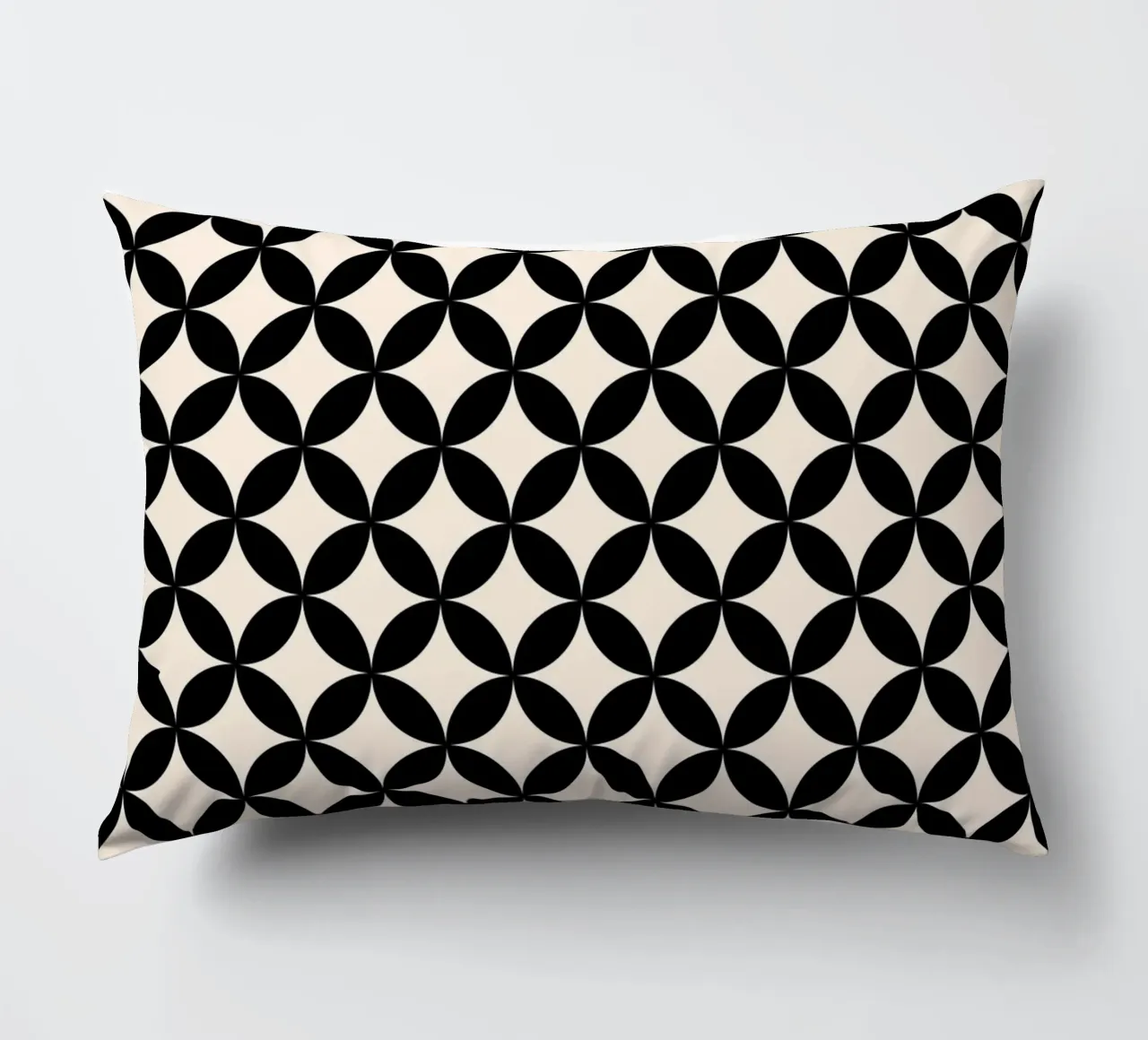 Minimal Basic Geometric Flower Pattern 2 | Nero su avorio cuscino da Beauty in Simplicity